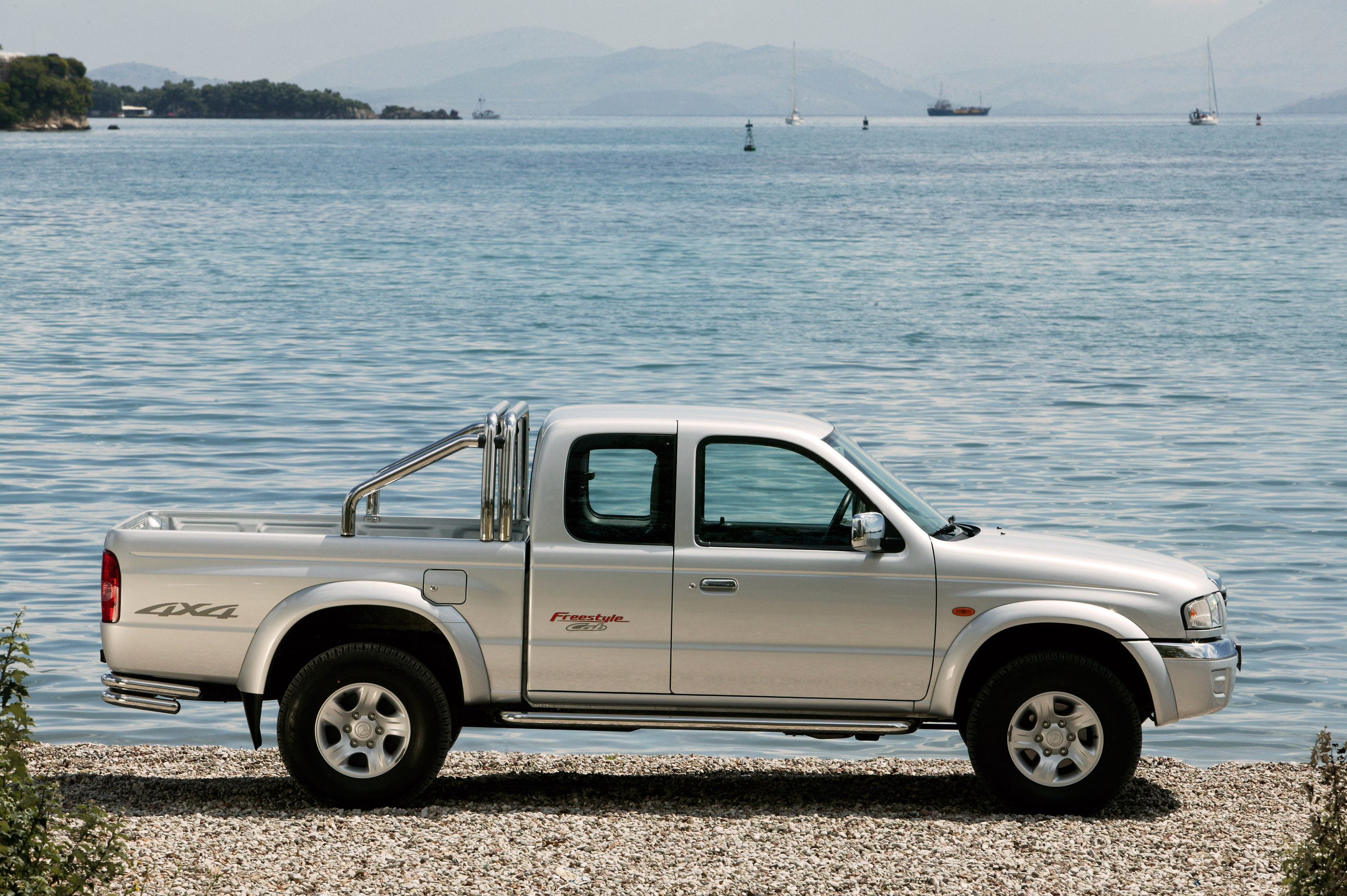 Mazda B2500 photo #14