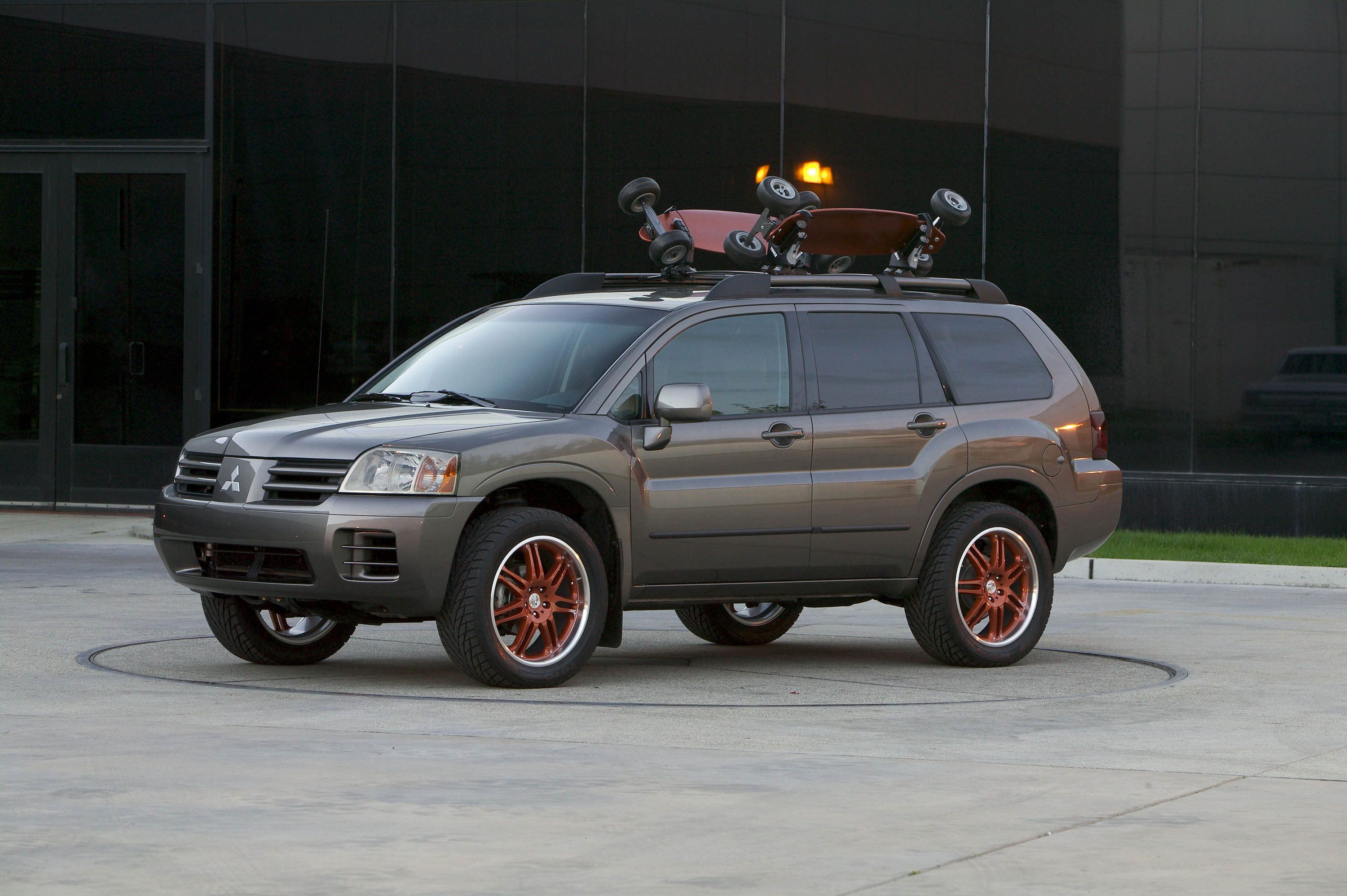 Mitsubishi Endeavor photo #4