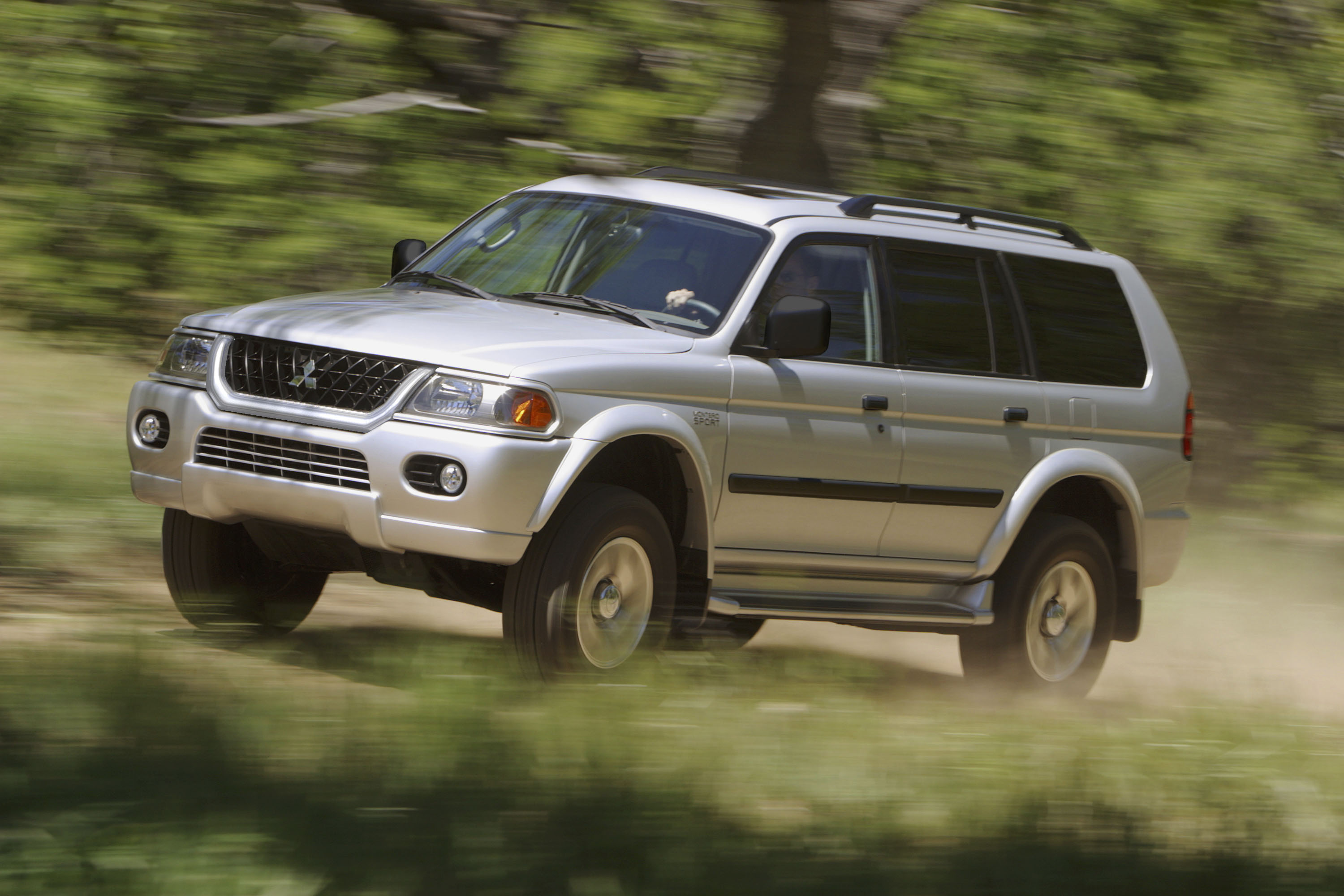 Mitsubishi Montero Sport photo #1