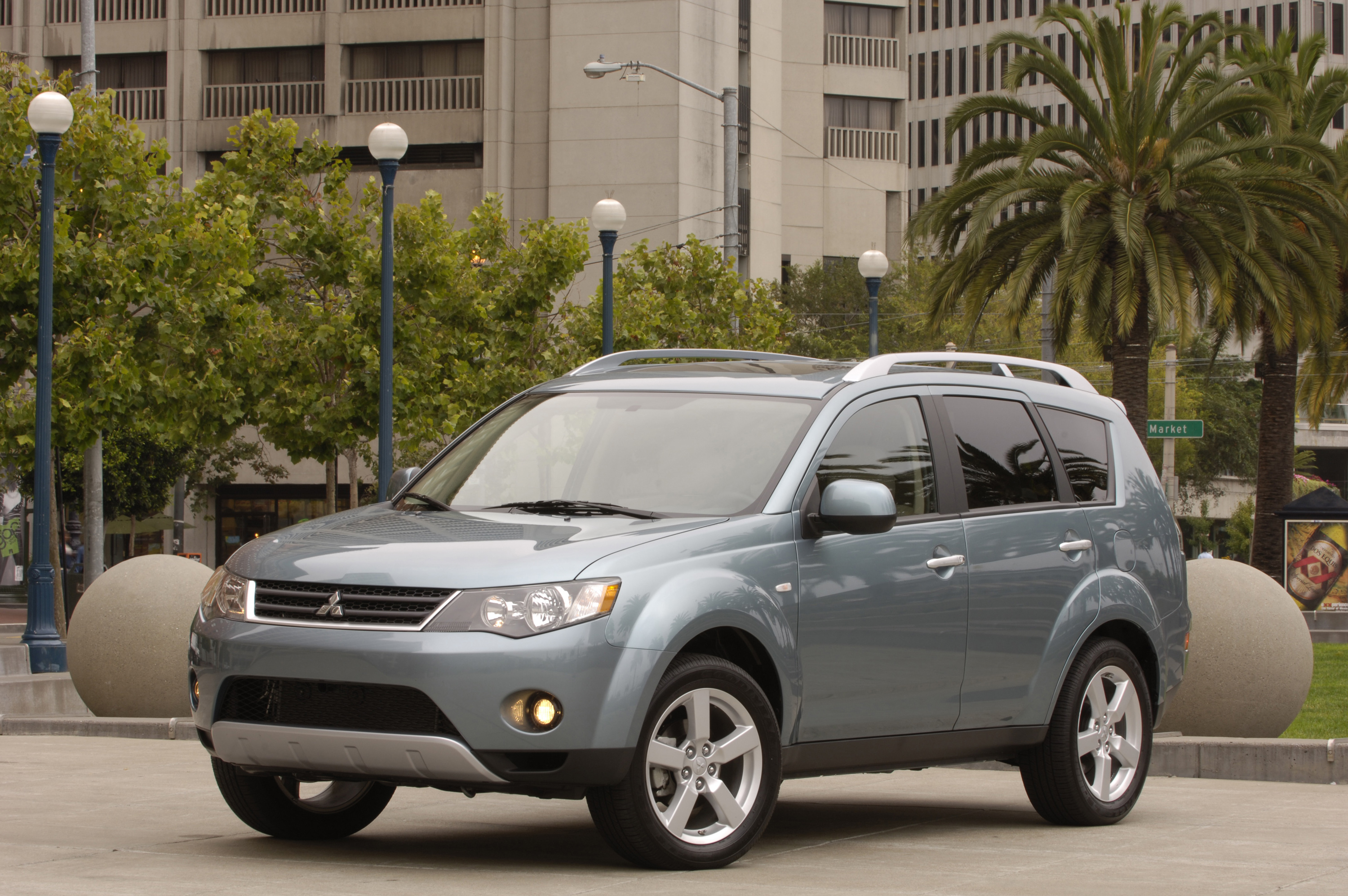 Mitsubishi Outlander photo #12