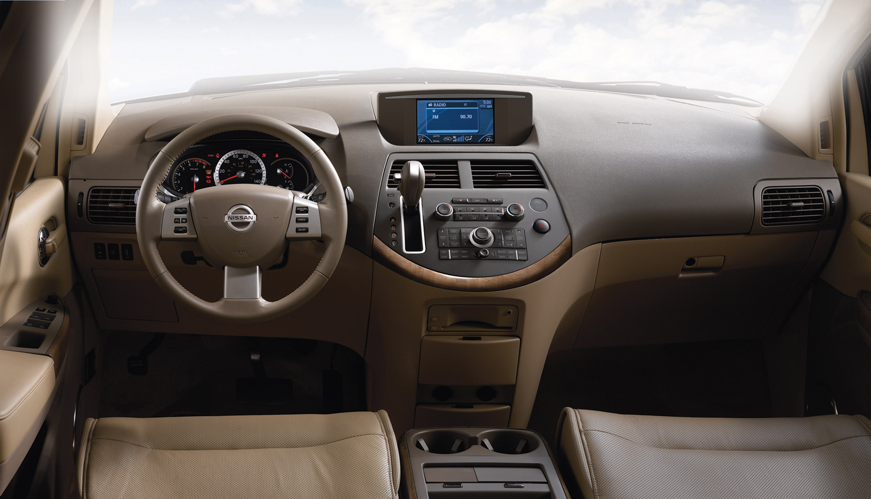 Nissan Quest photo #6