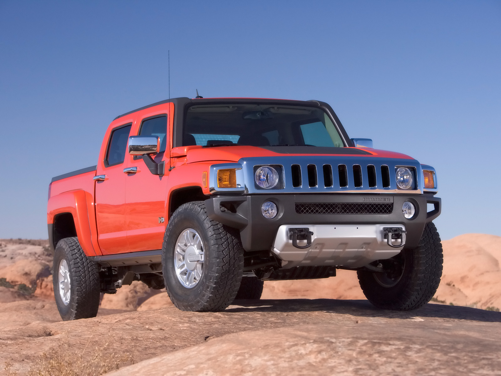 Hummer H3T Alpha photo #2