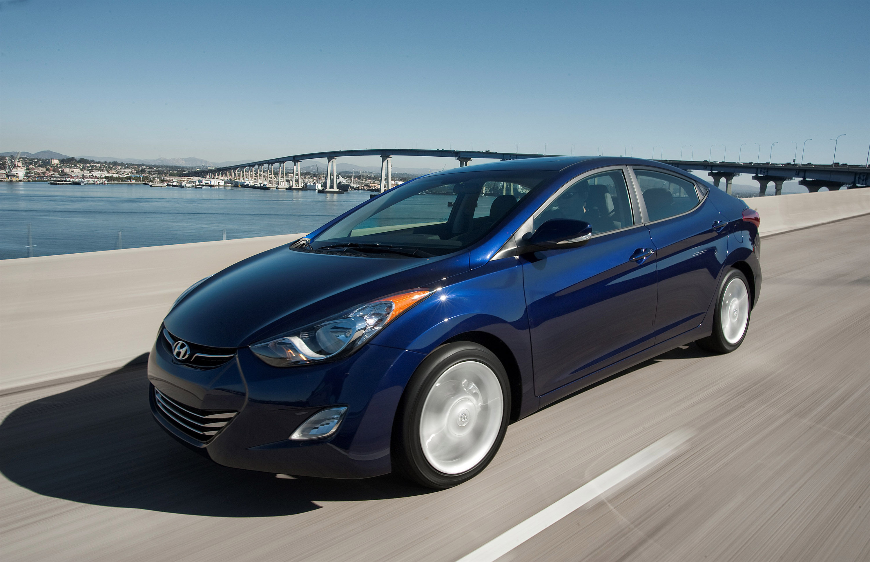Hyundai Elantra photo #10