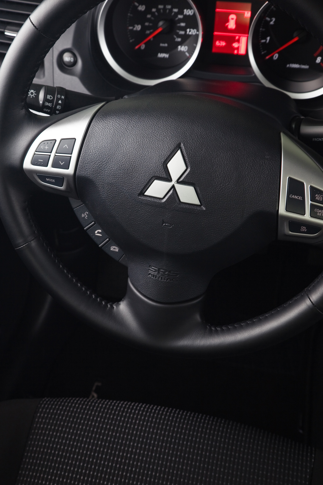 Mitsubishi Lancer photo #23