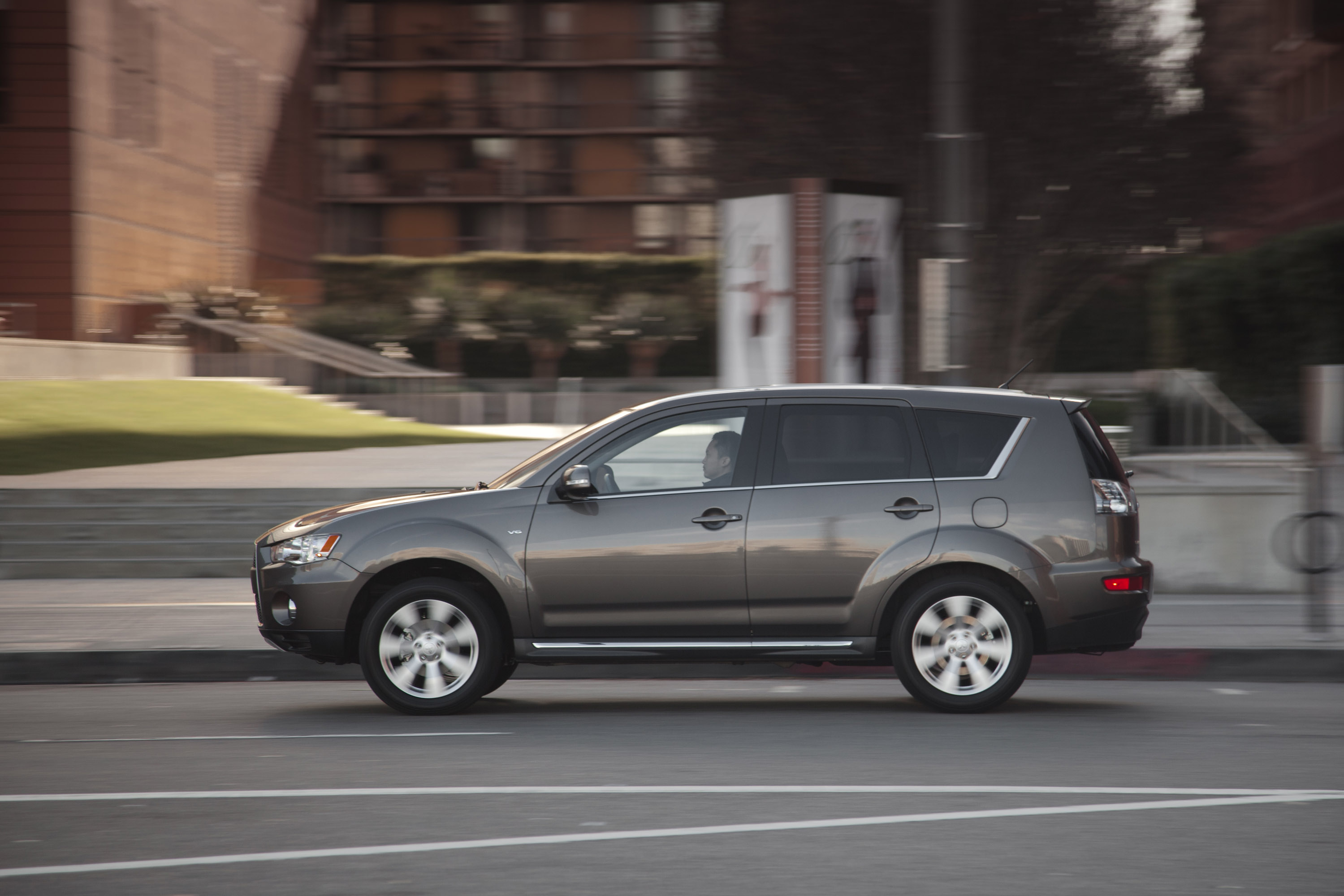 Mitsubishi Outlander photo #18