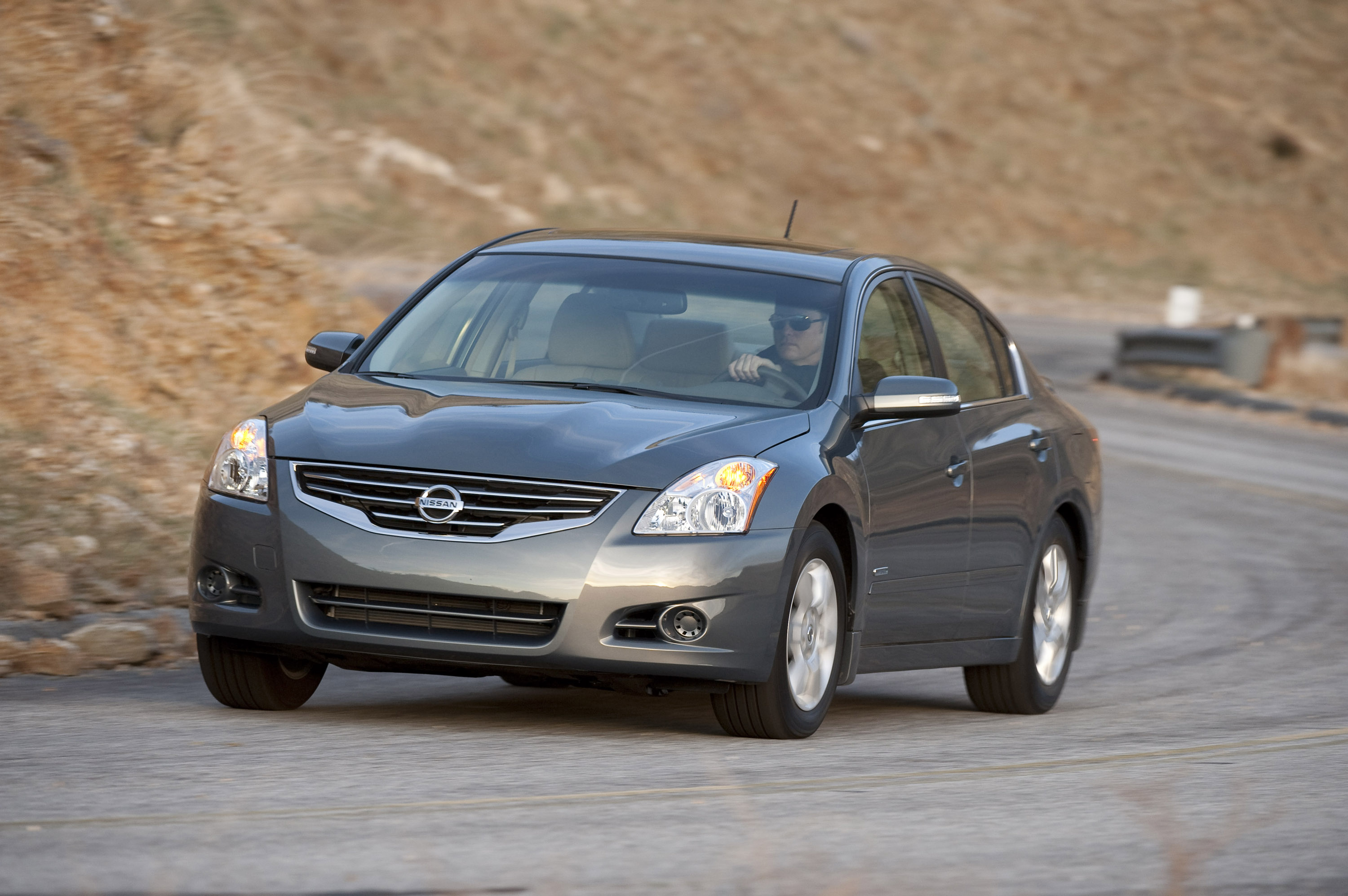 Where is the nissan altima hybrid manufactured