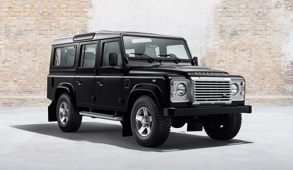 2015 Land Rover Defender Black Pack - Pictures carsinvasion.com