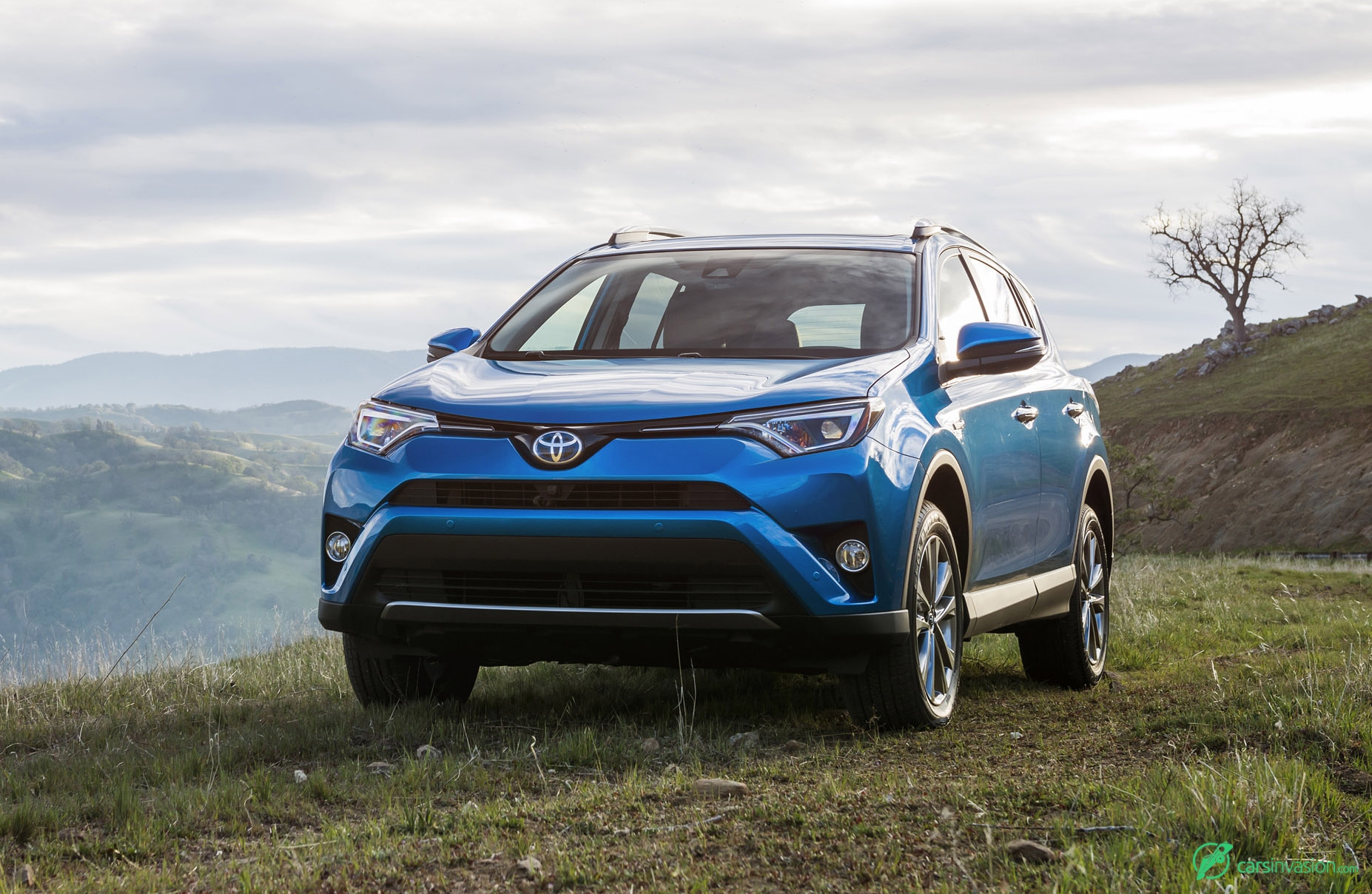 2016 Toyota RAV4 Hybrid HD Pictures