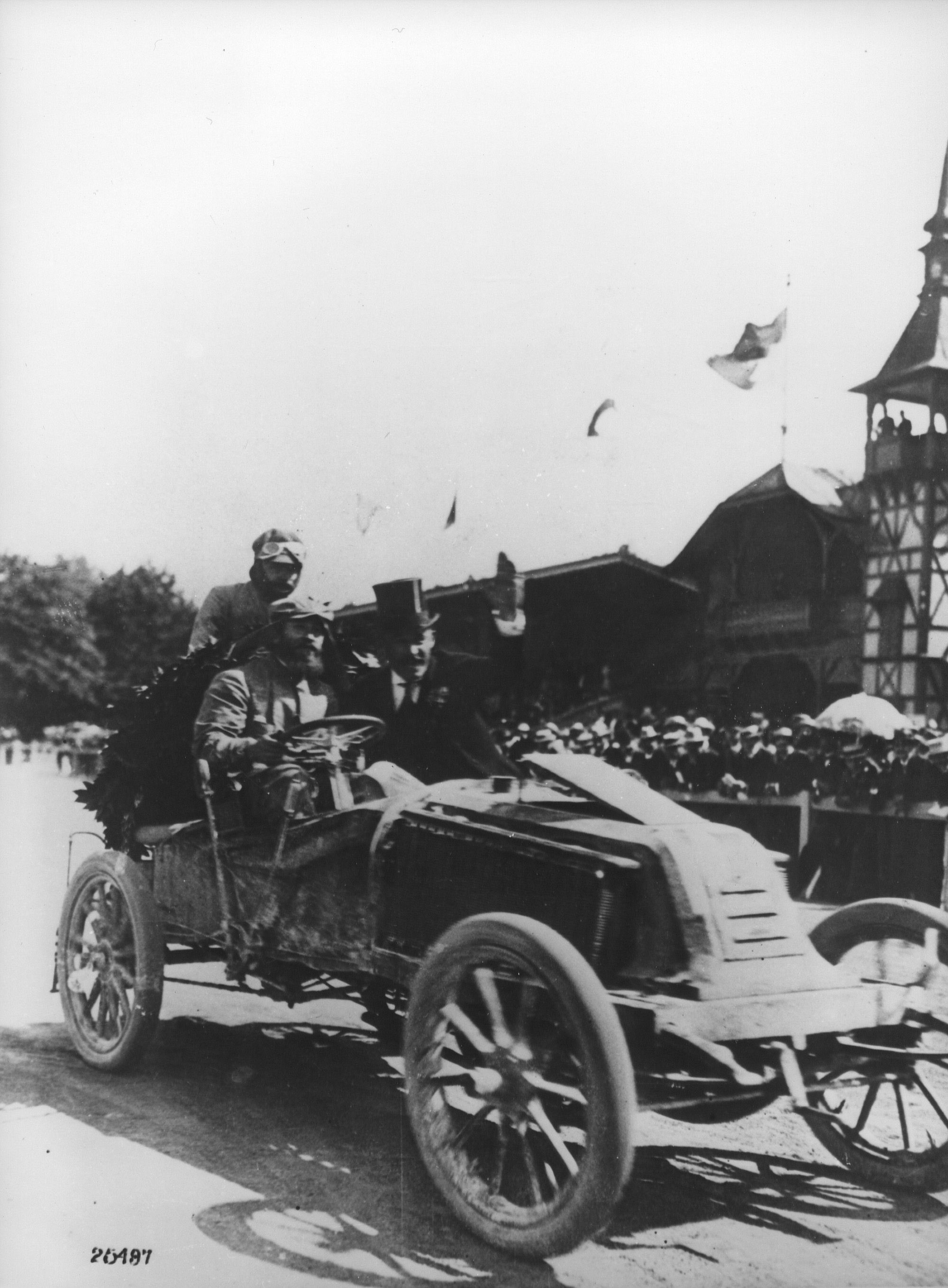 Первый автомобиль Луи Рено в 1898
