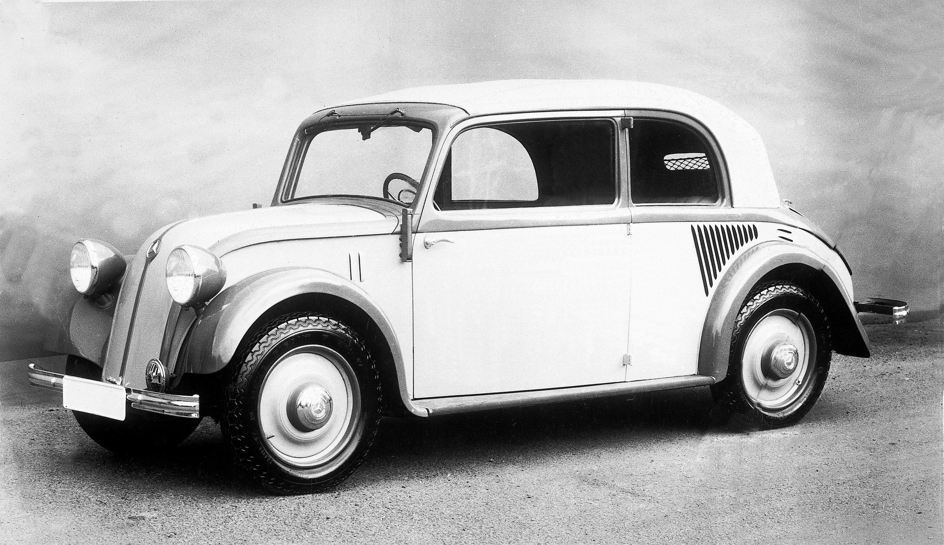 Mercedes-Benz 130 photo #2