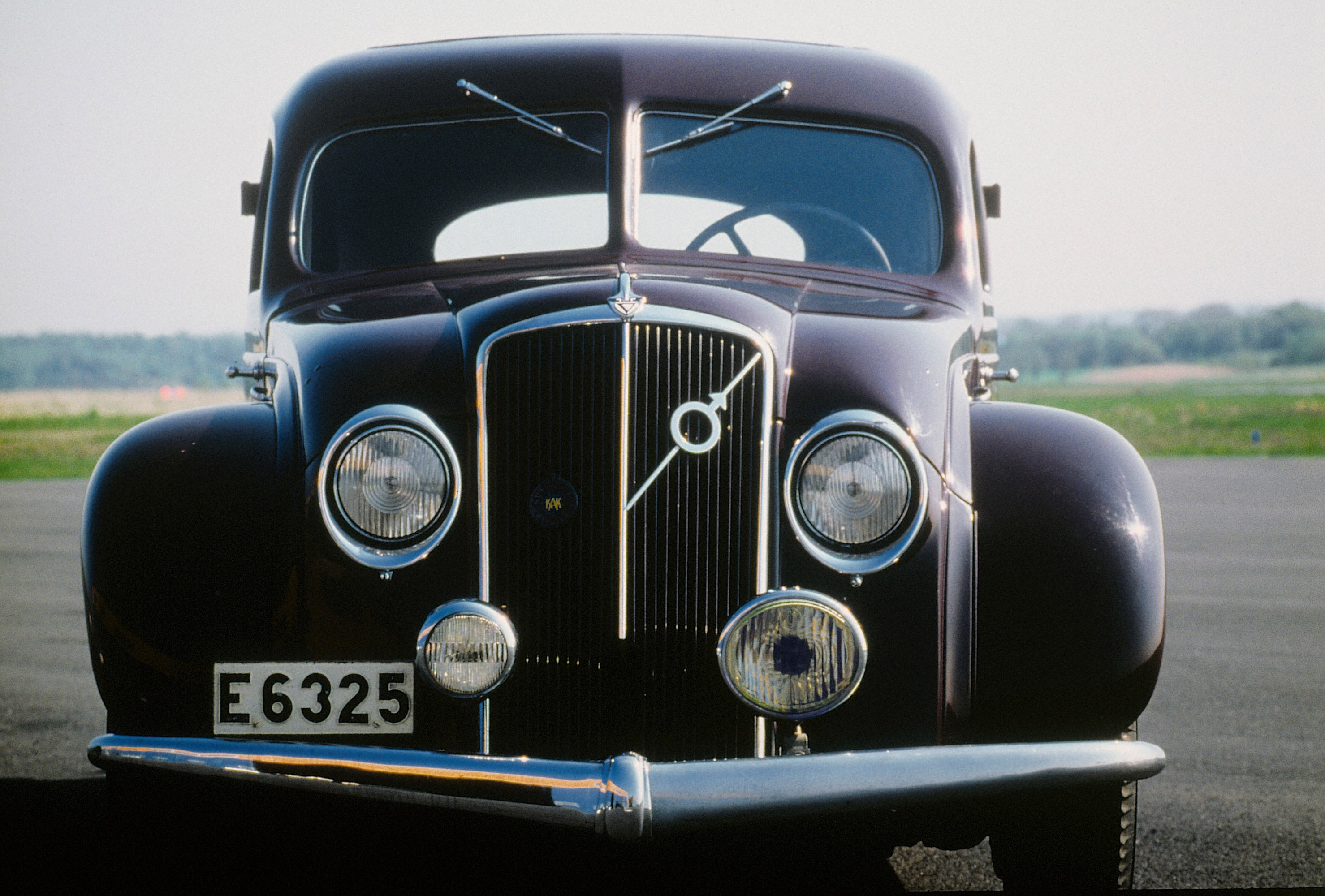 1935-volvo-pv36-carioca-03.jpg