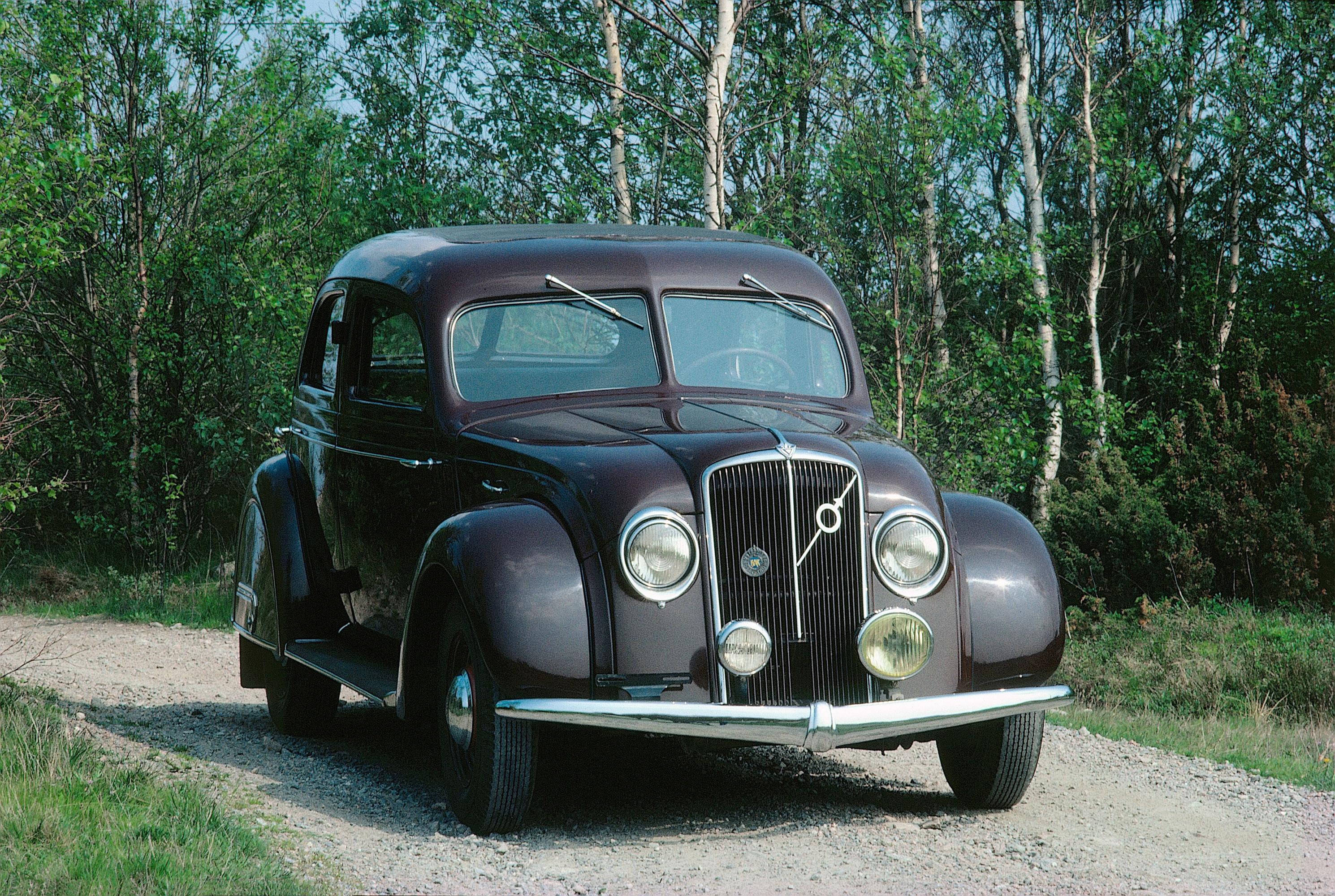 1935-volvo-pv36-carioca-04.jpg