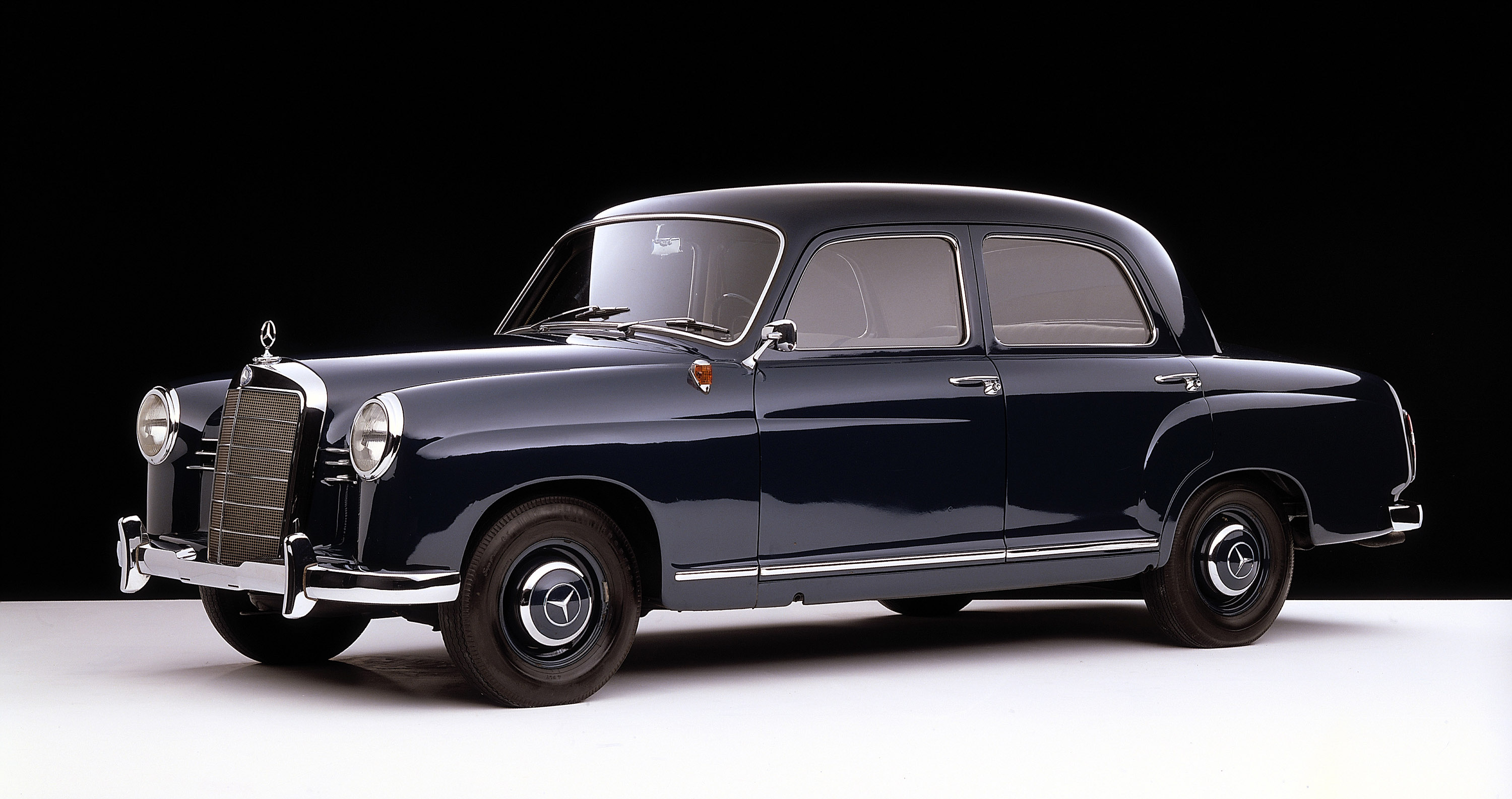 Mercedes-Benz 180 photo #1