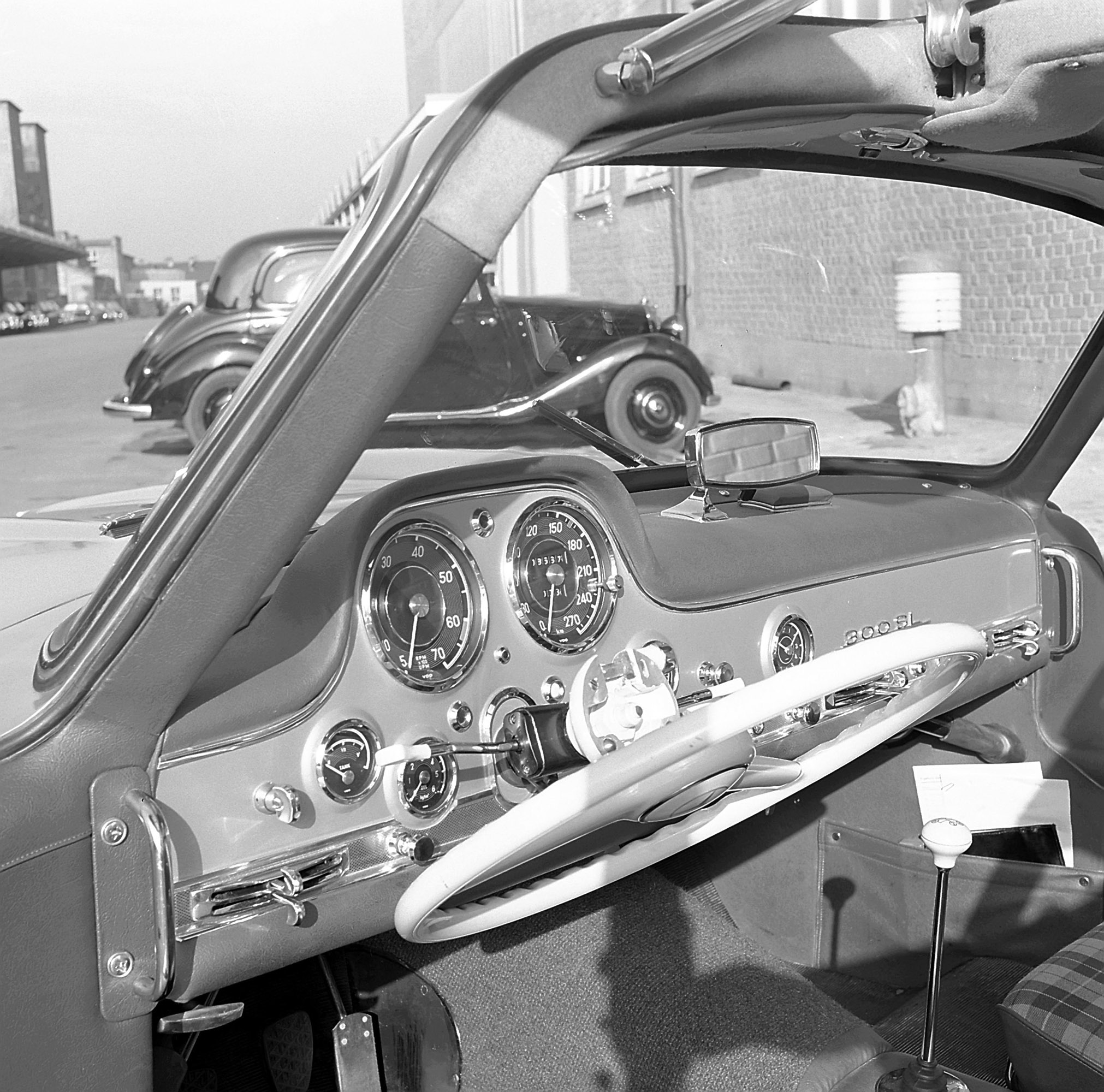 Mercedes-Benz 300 SL photo #23