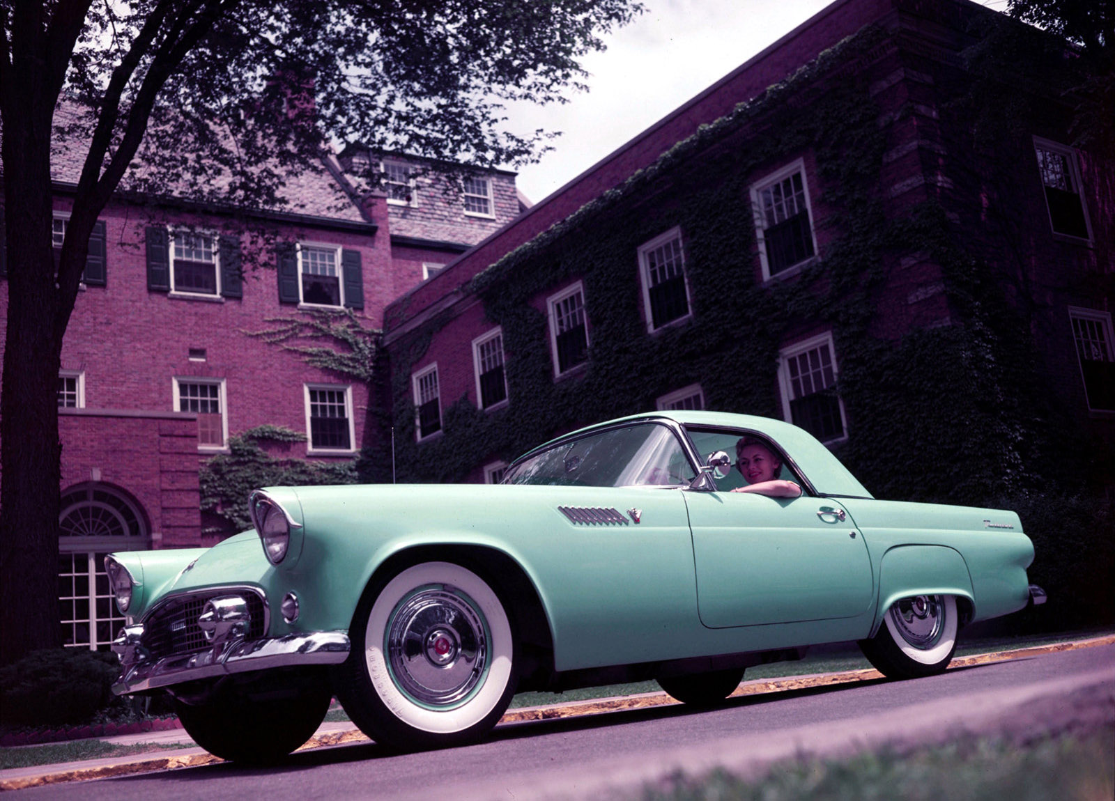 Ford Thunderbird photo #1