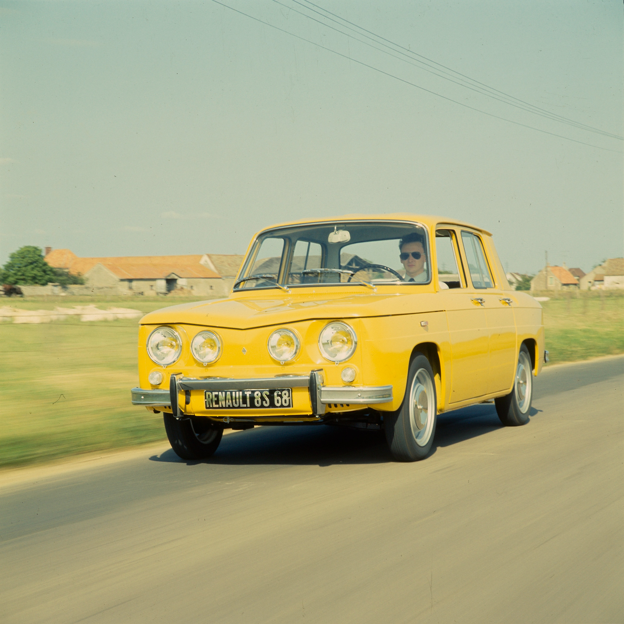 Renault 8 photo #1
