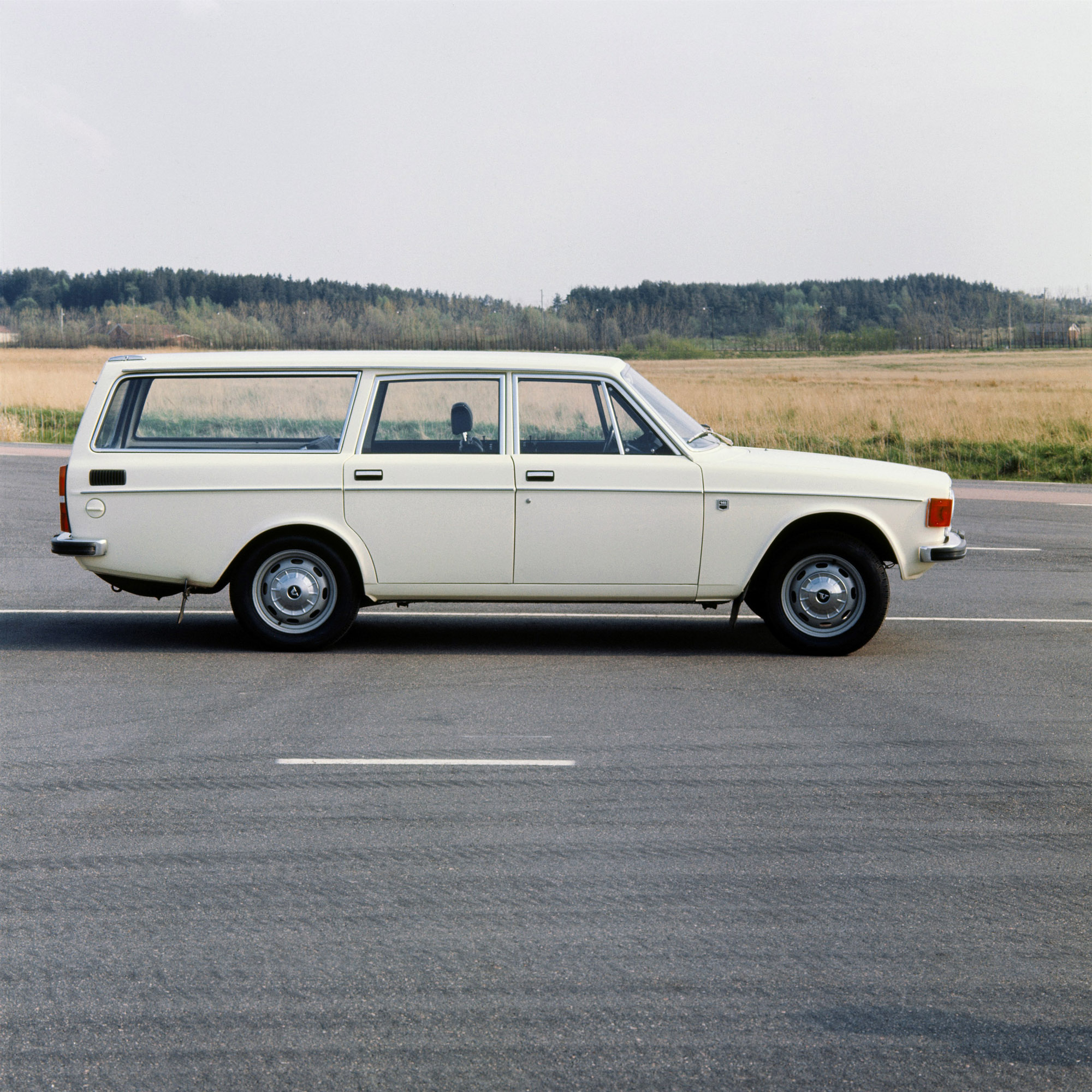 Volvo 145 photo #17