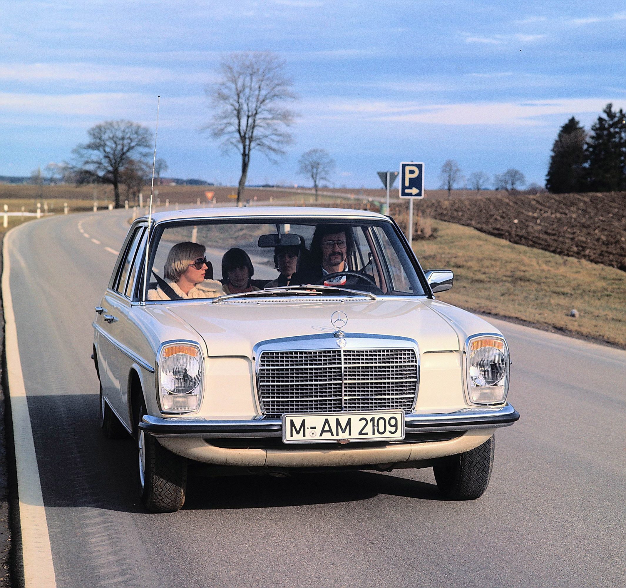 Mercedes-Benz 240 D 3.0 photo #2