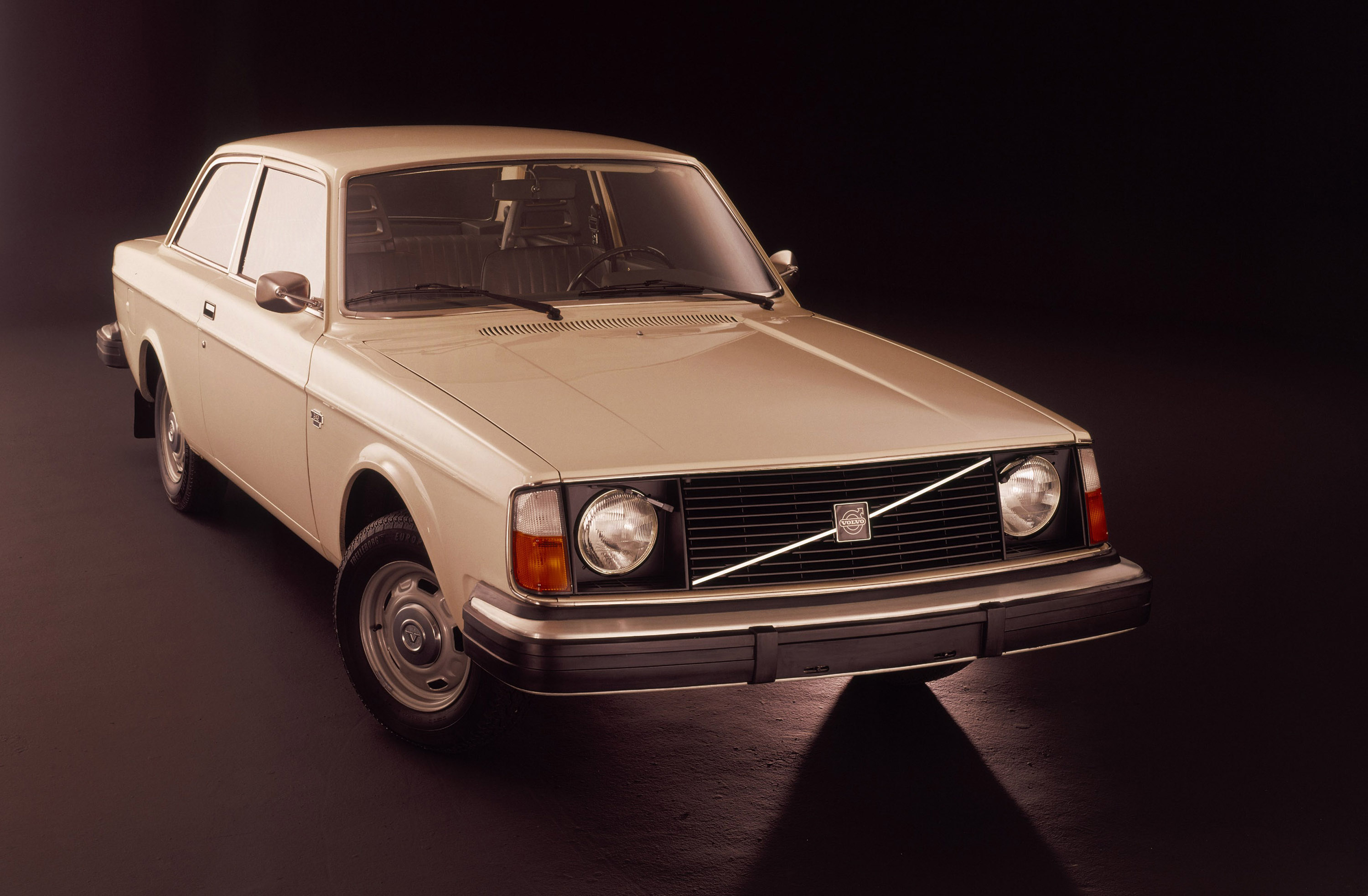 Volvo 242 photo #1