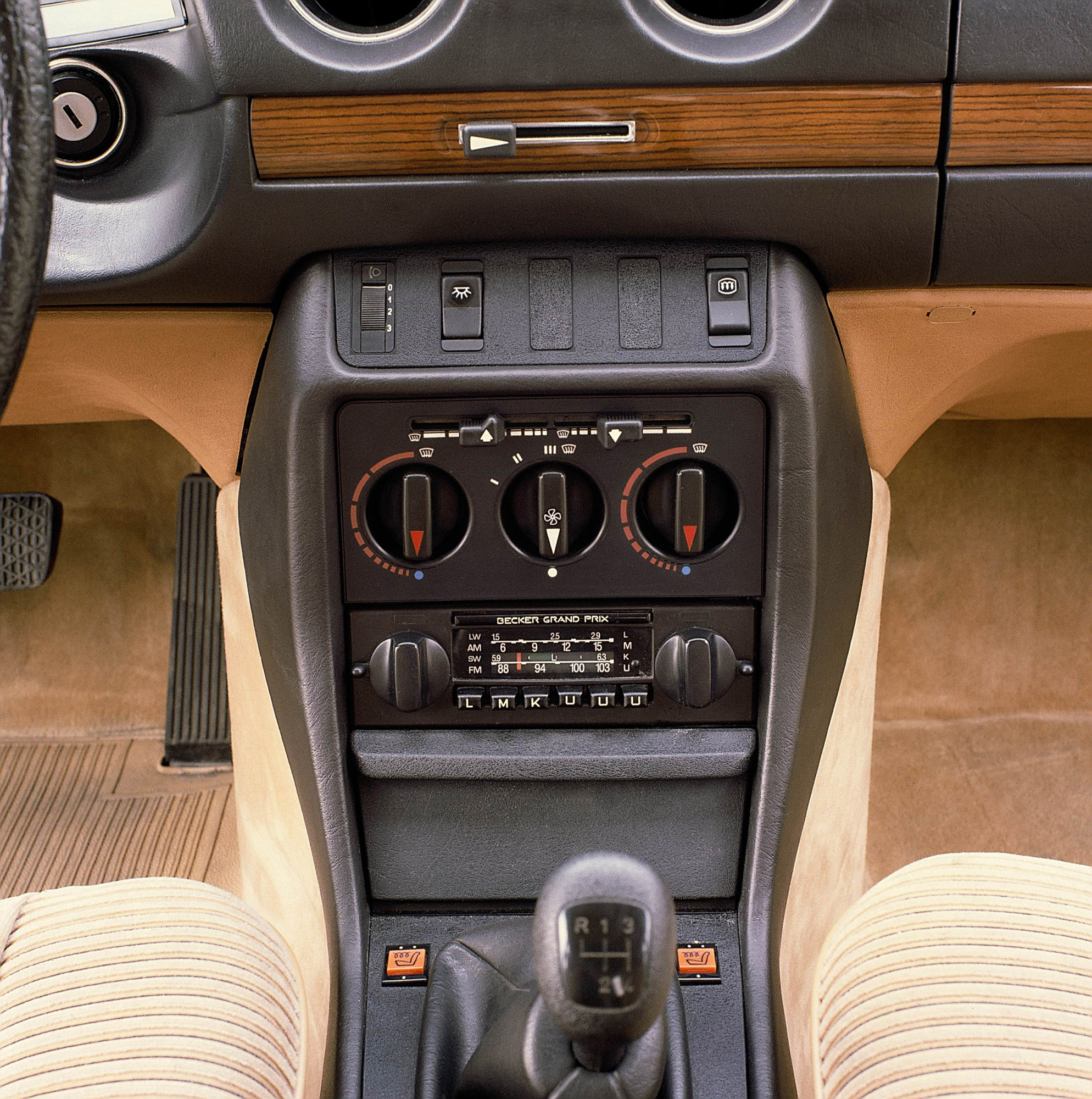 Mercedes-Benz 123 series photo #16