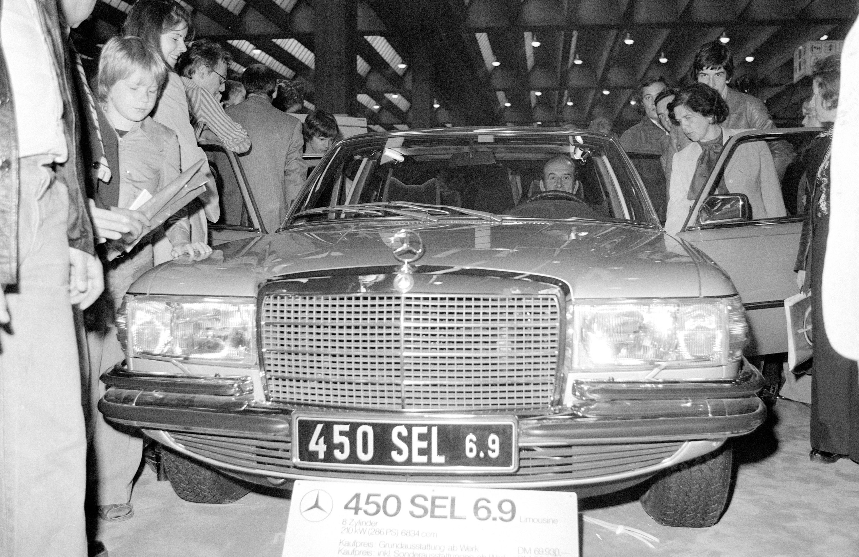 Mercedes-Benz 450 SEL 6.9 photo #3