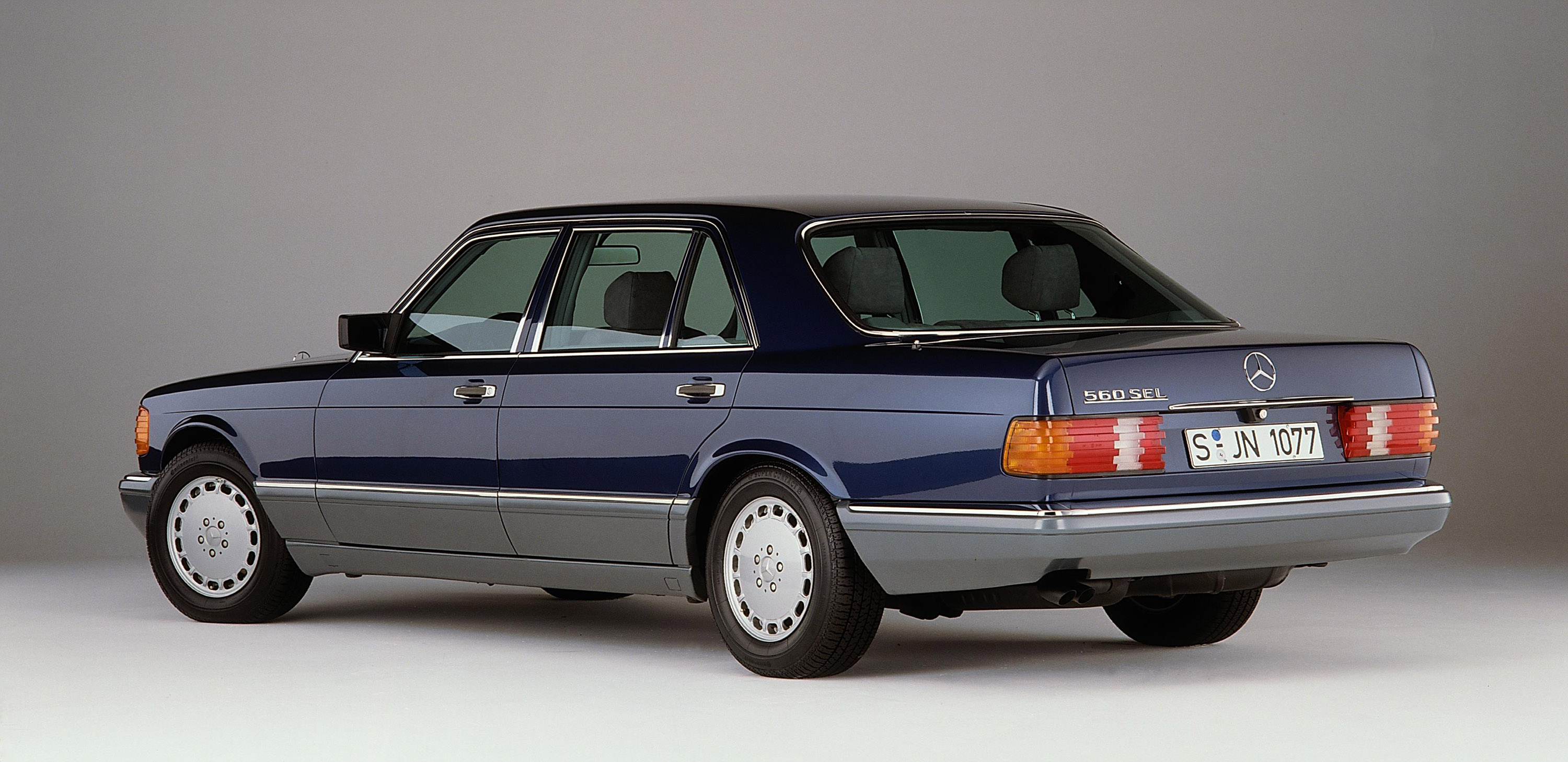 Mercedes-Benz S-Class W126 photo #18