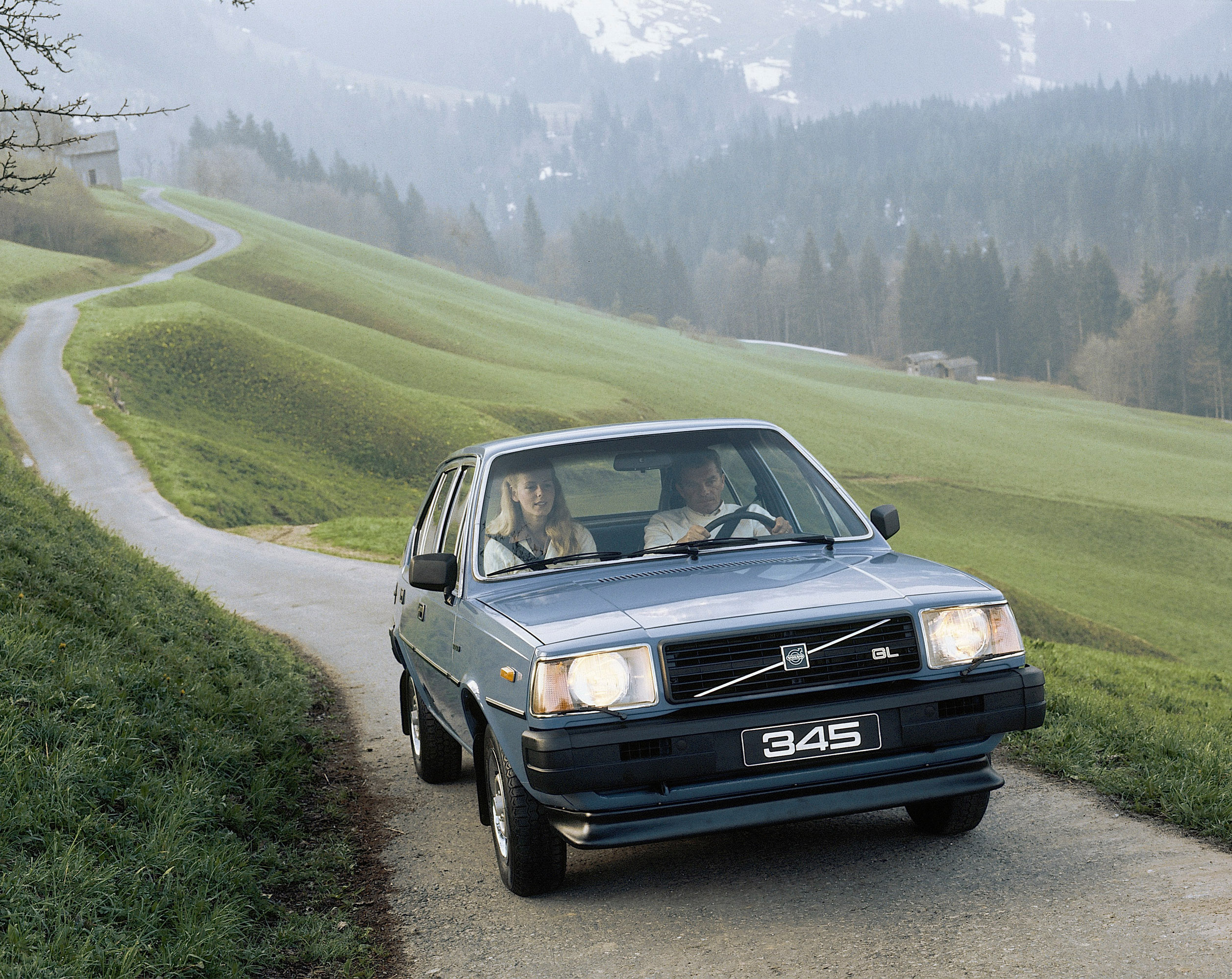 Volvo 345 photo #2