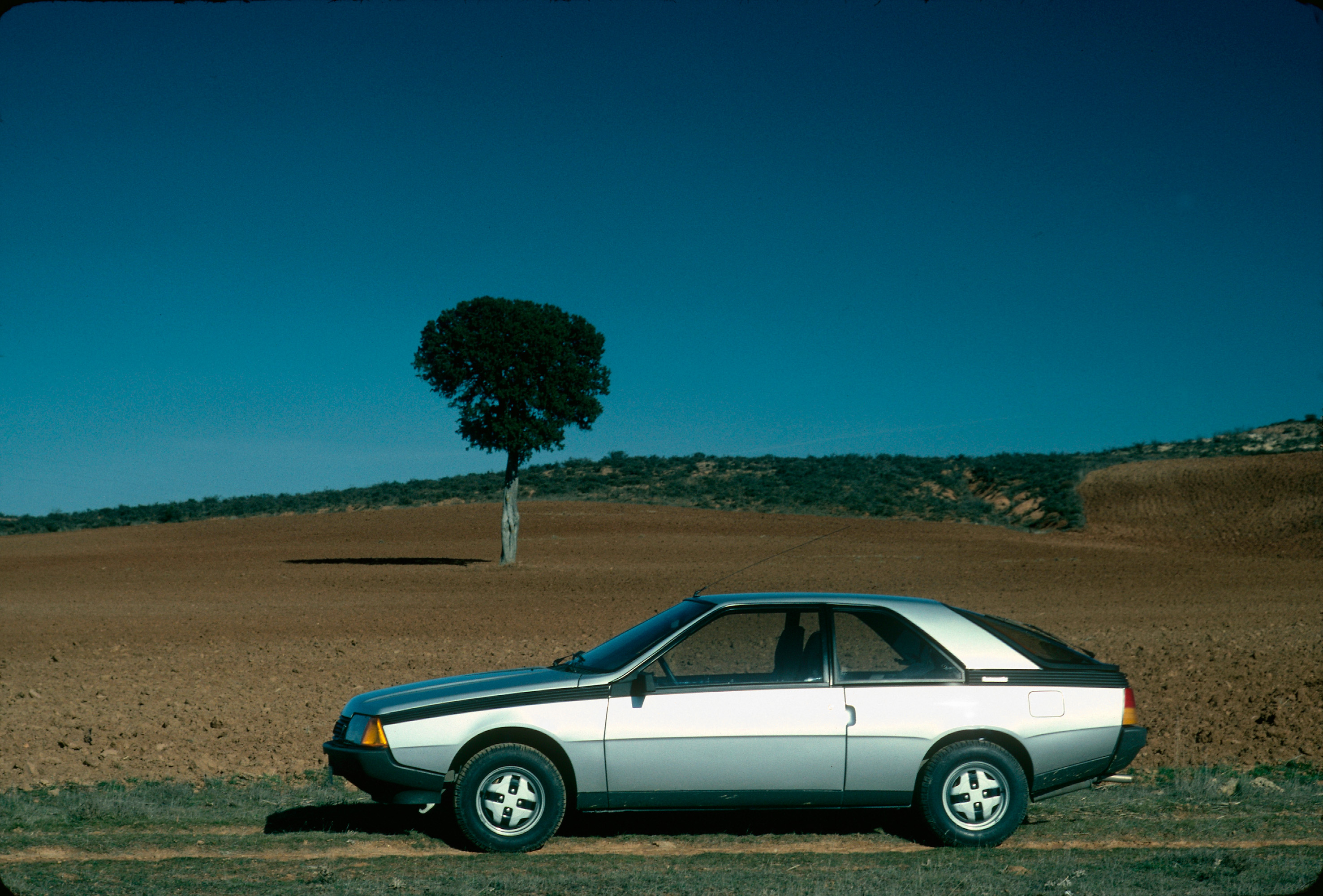 Renault Fuego photo #5