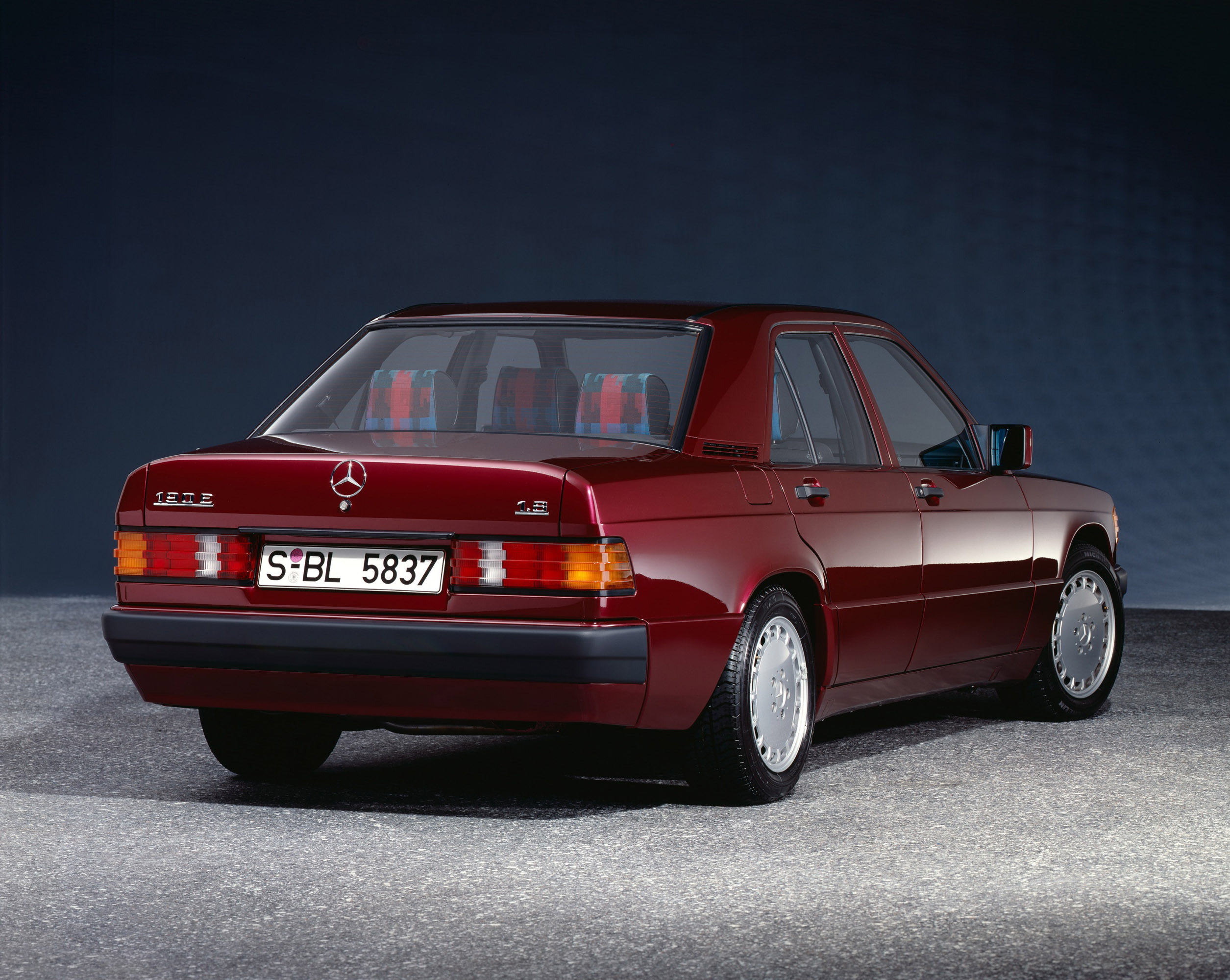 Mercedes-Benz 190 W201 series photo #18