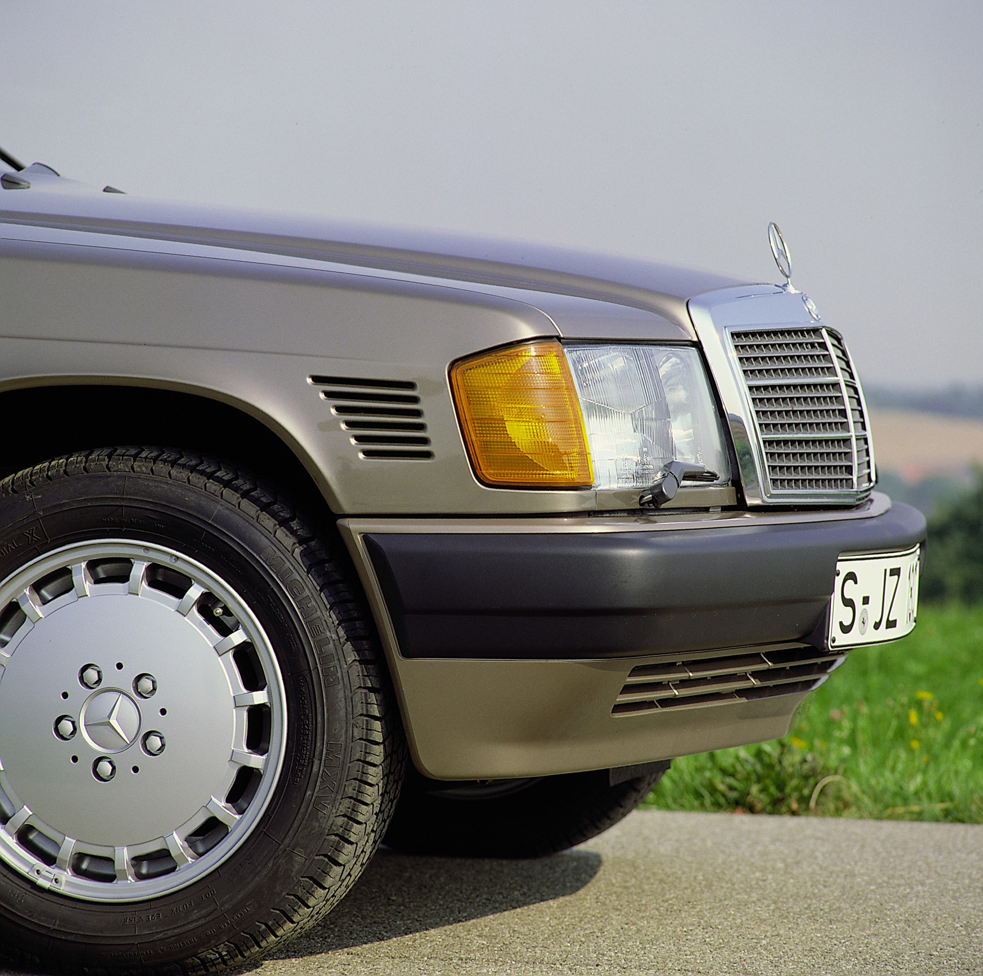 Mercedes-Benz 190 W201 series photo #22