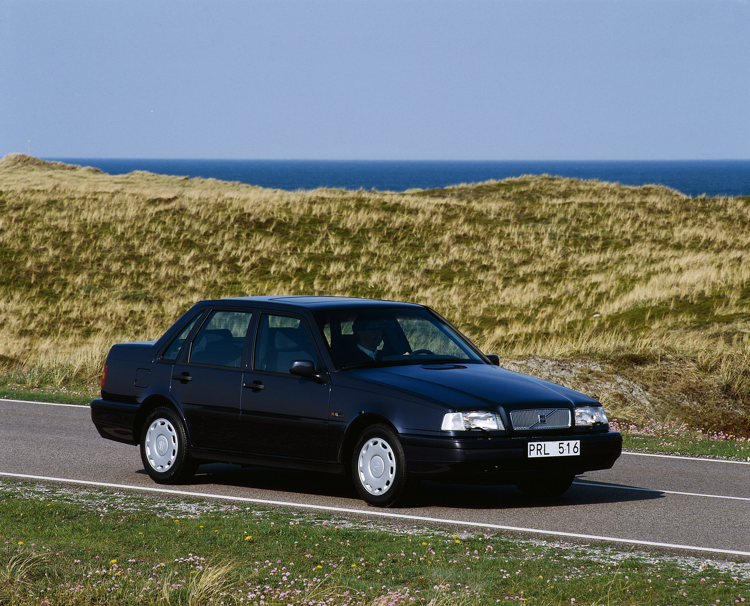 Volvo 460 photo #2