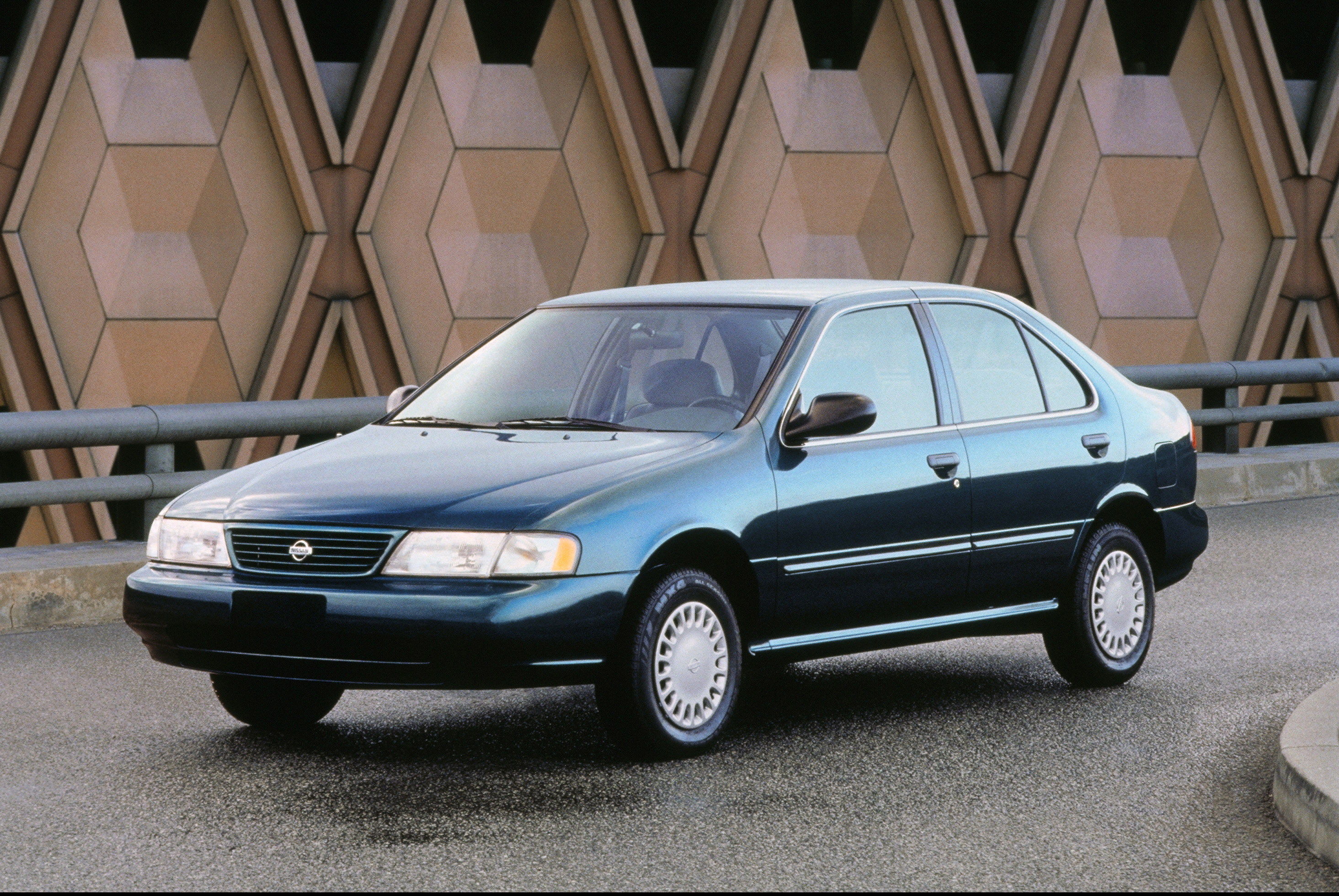 Nissan Sentra photo #1