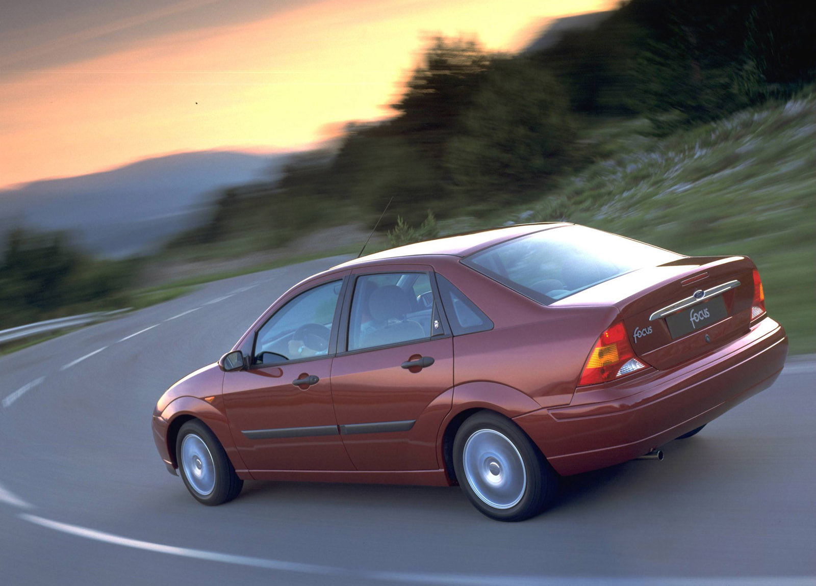 Ford Focus Sedan photo #3