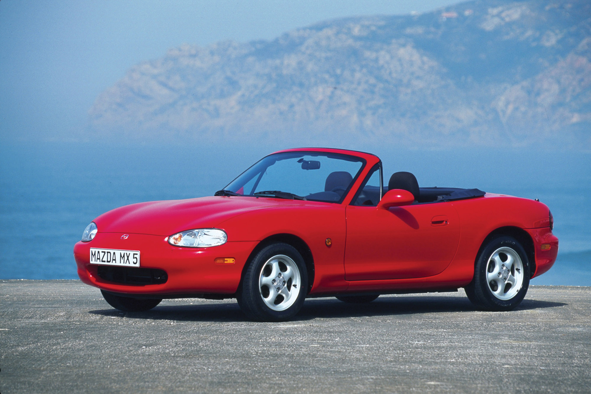 Mazda MX-5 photo #1