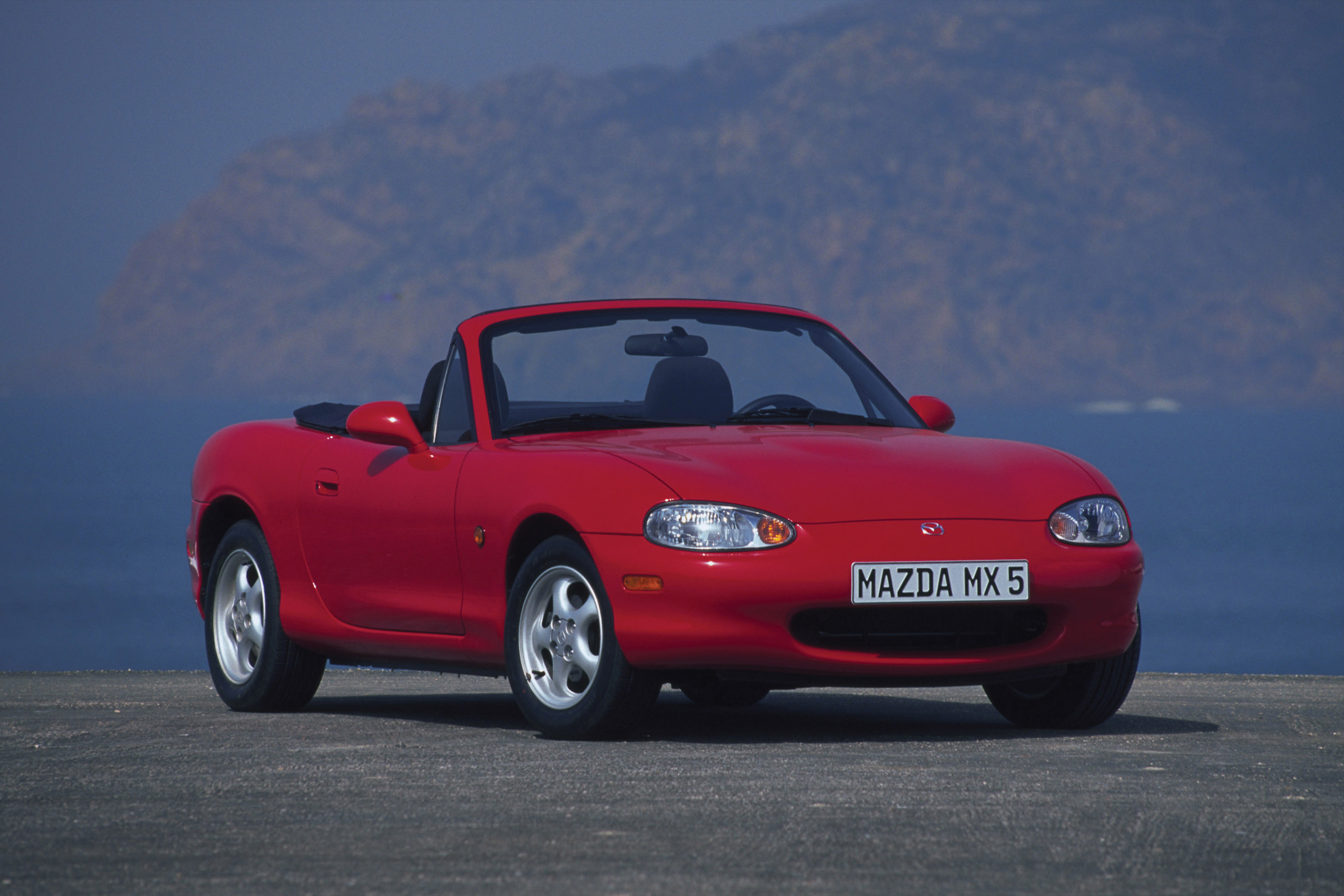 Mazda MX-5 photo #2