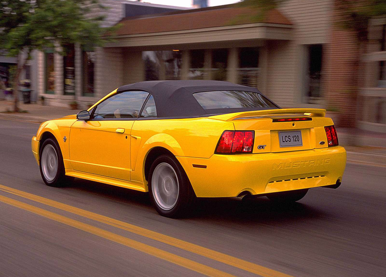 Ford Mustang GT photo #11