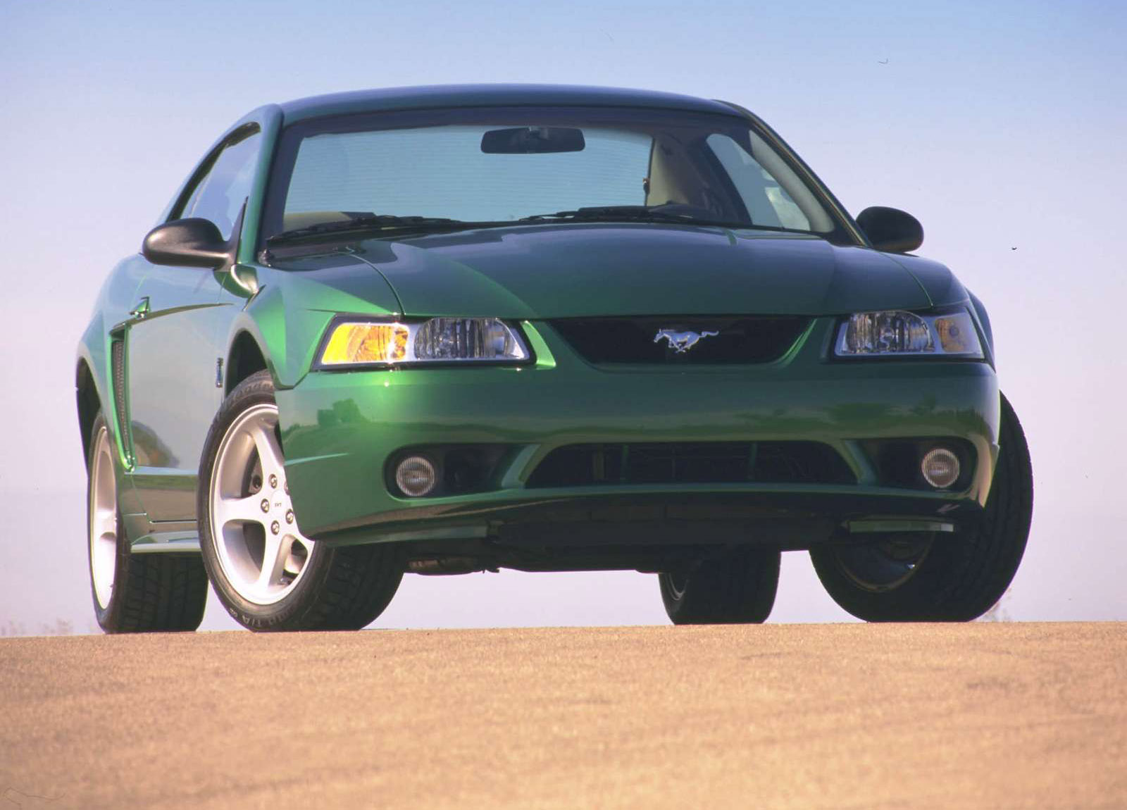 Ford Mustang SVT Cobra photo #1