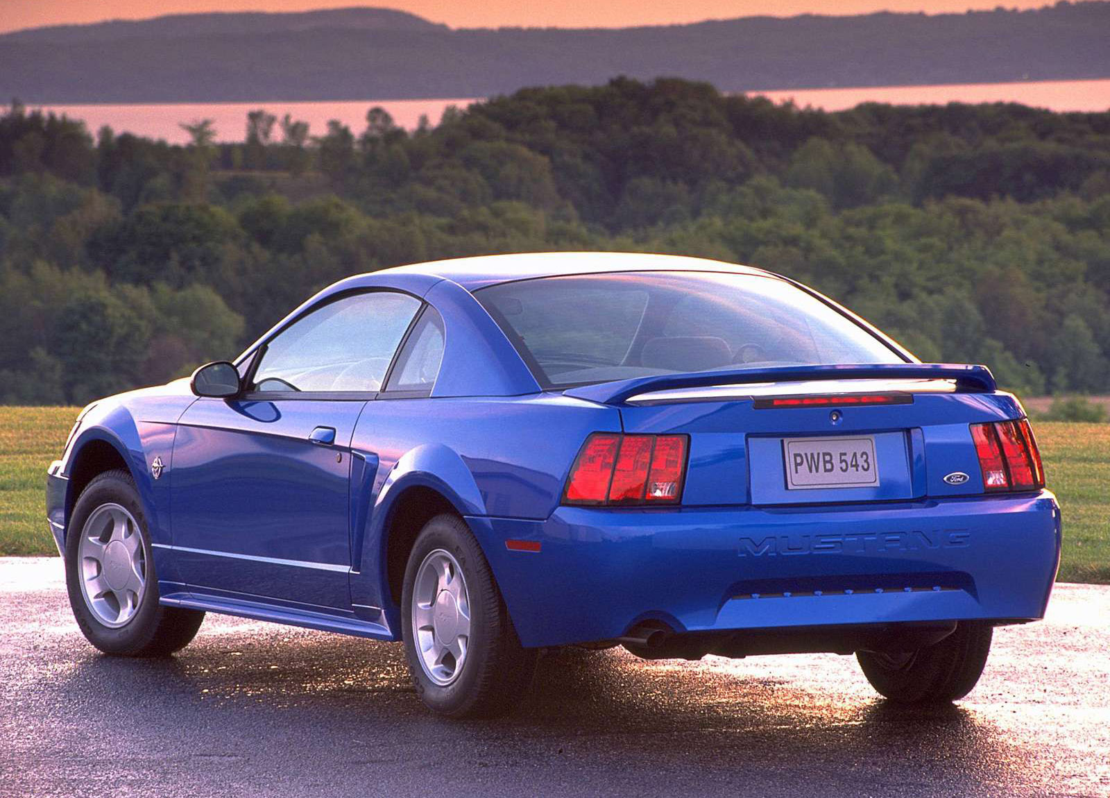 Ford Mustang photo #5