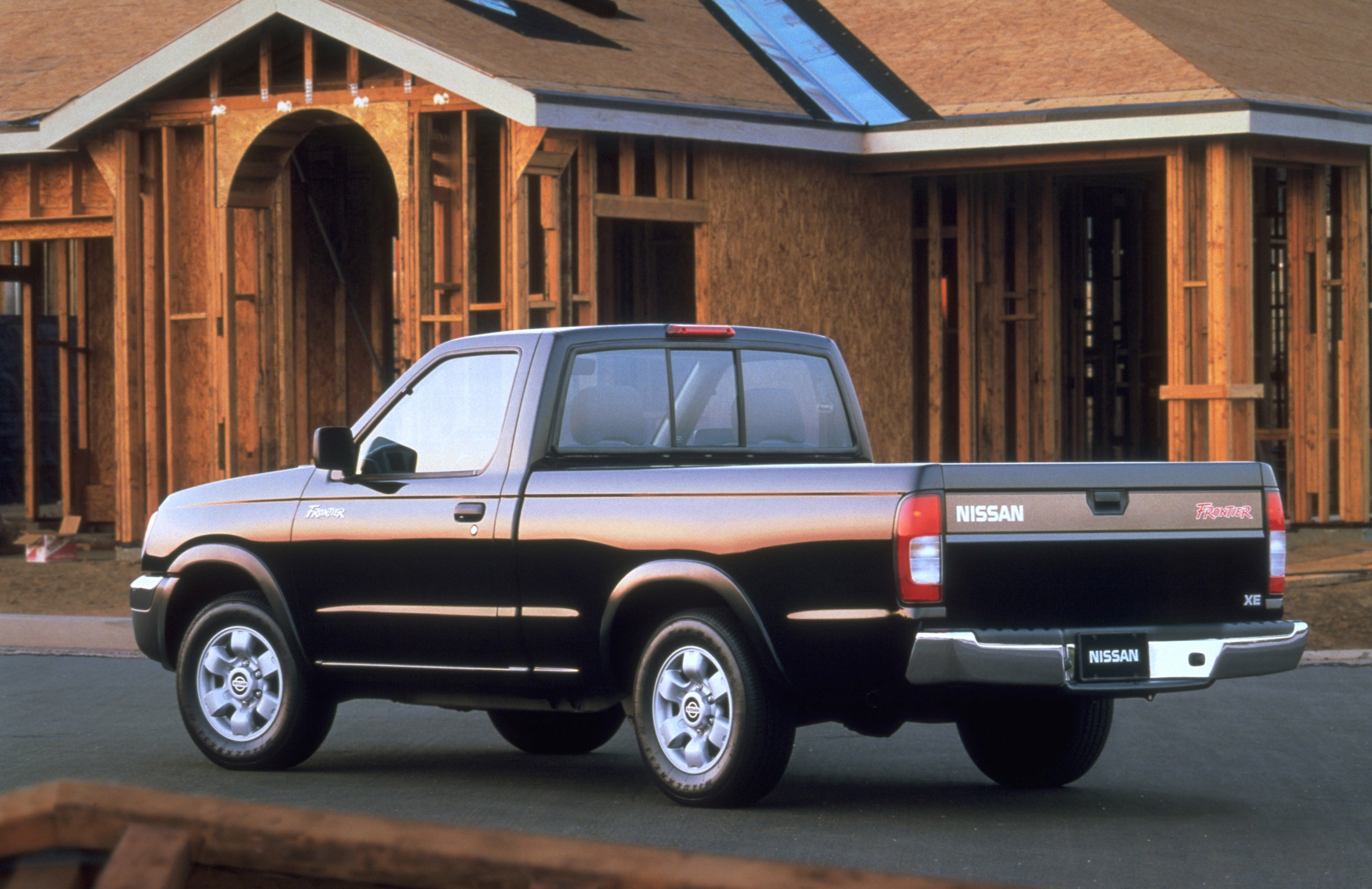 Nissan Frontier photo #2