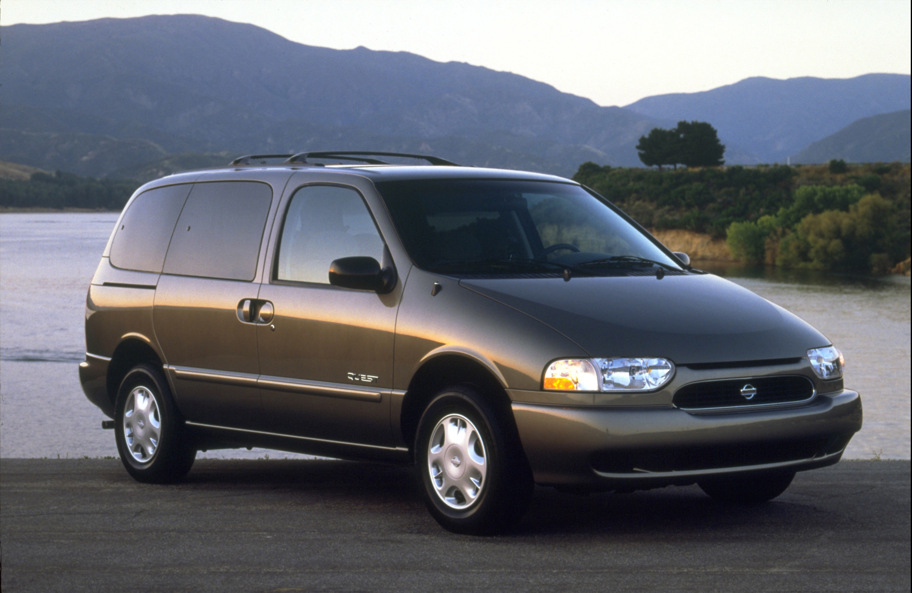 1999 Nissan Quest HD Pictures