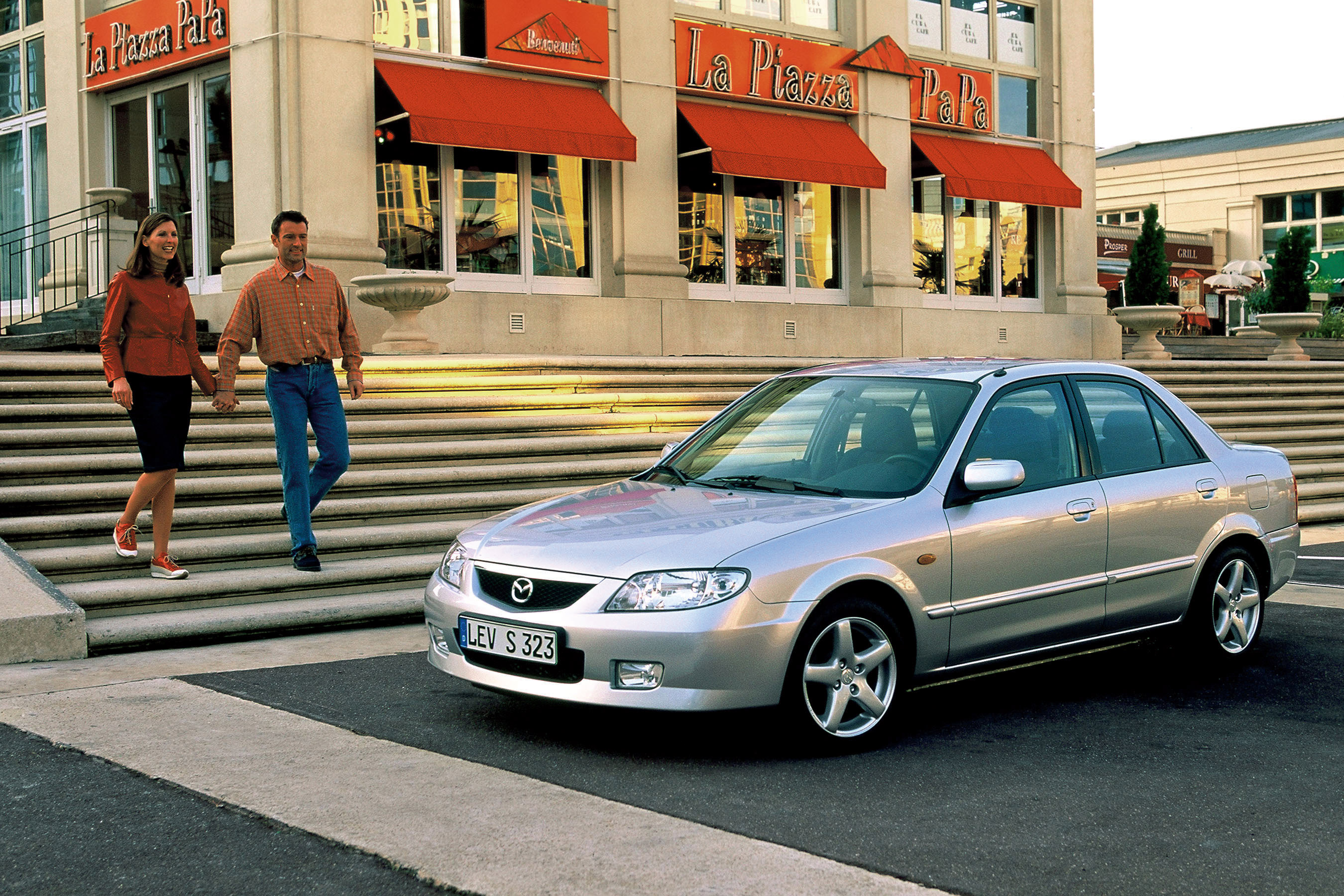 Mazda 323 photo #3