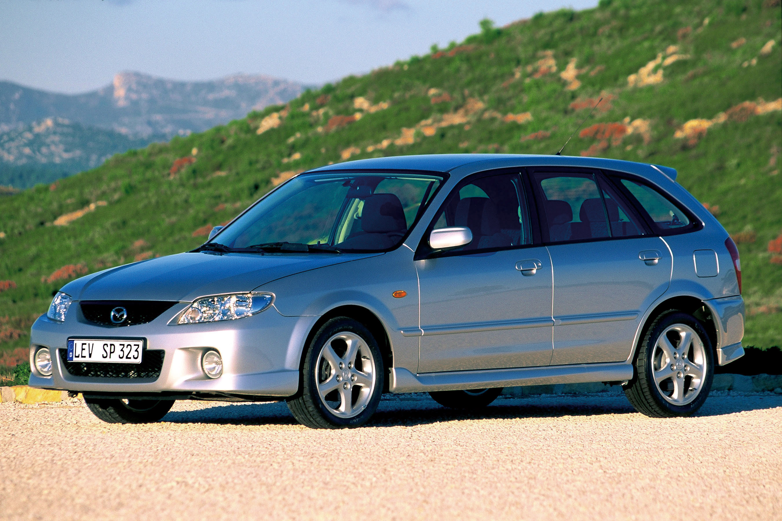 2000 Mazda 323 HD Pictures