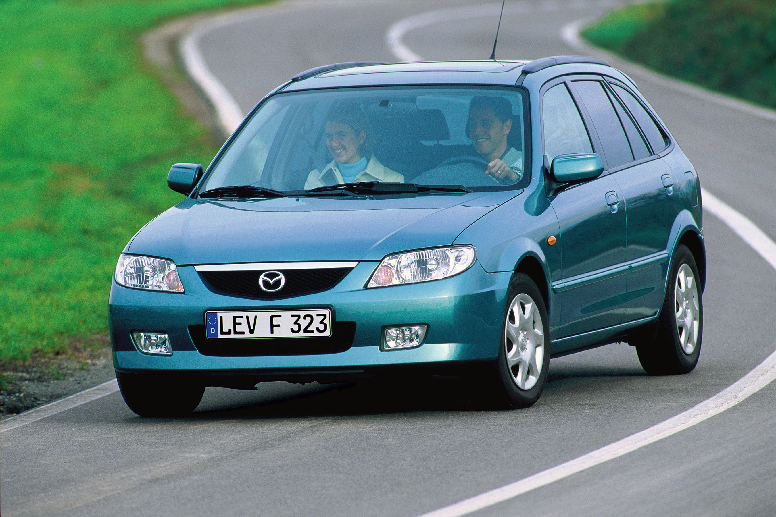 Mazda 323 слепая