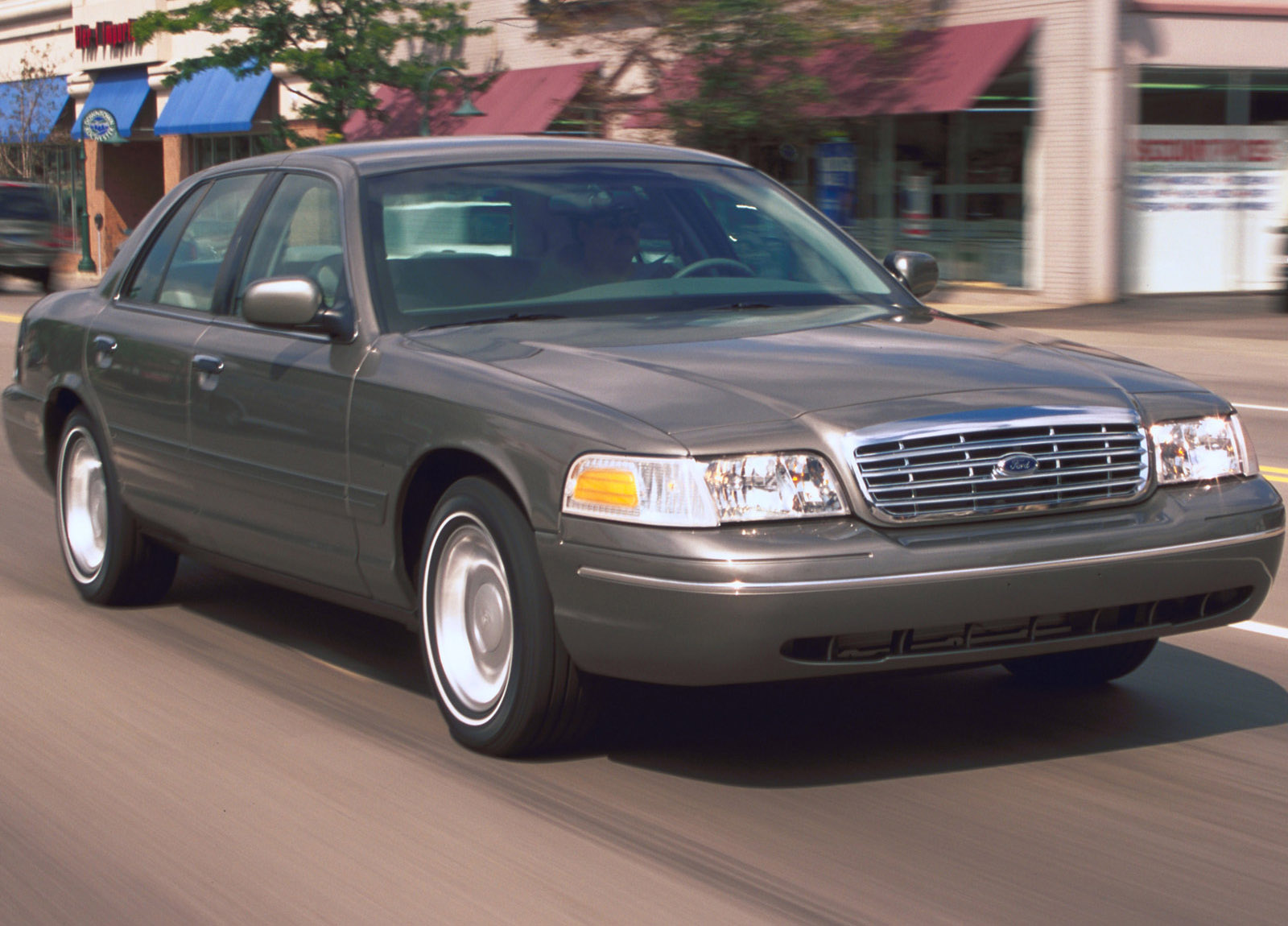 Ford Crown Victoria photo #1