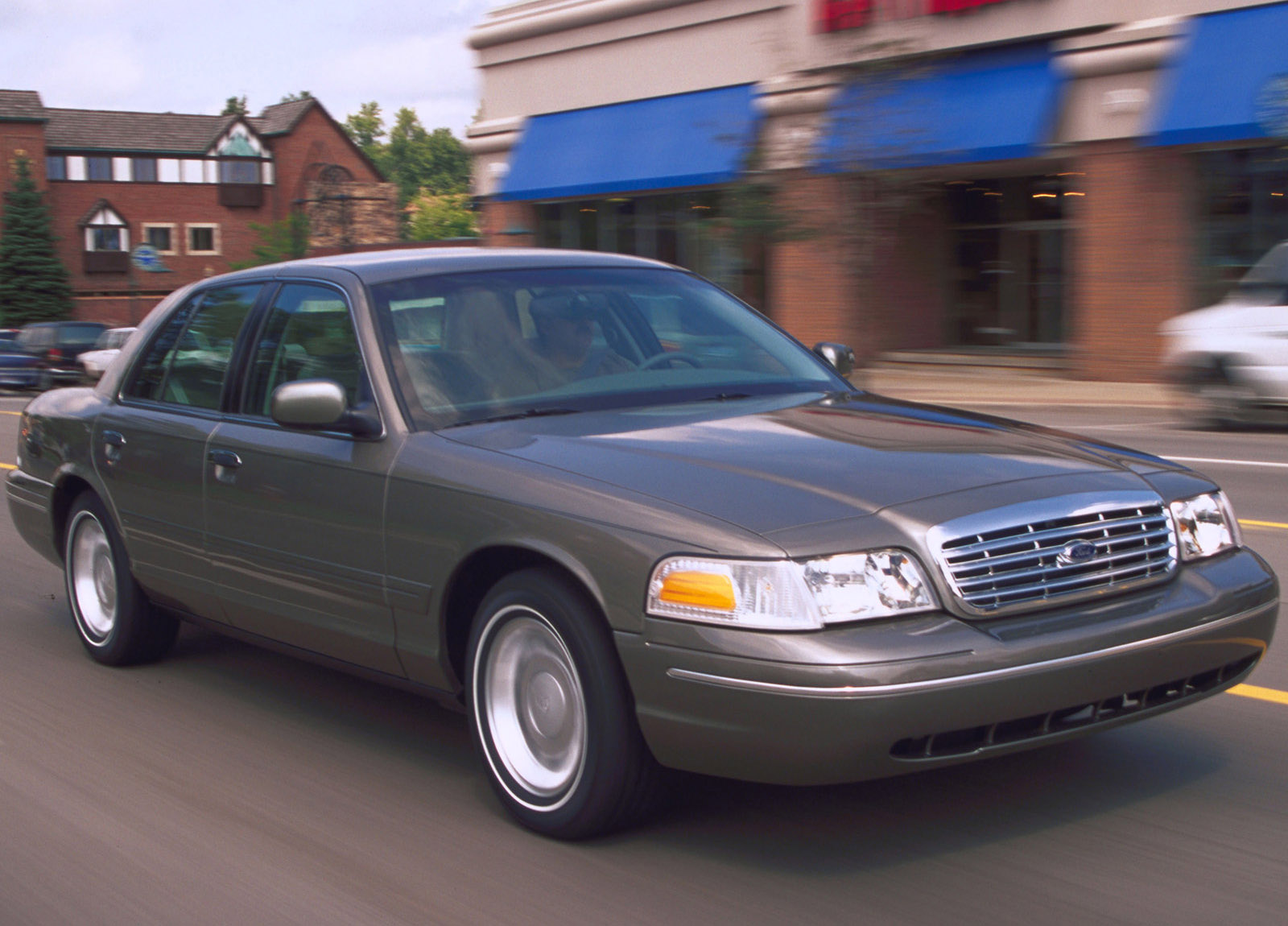 Ford Crown Victoria photo #2