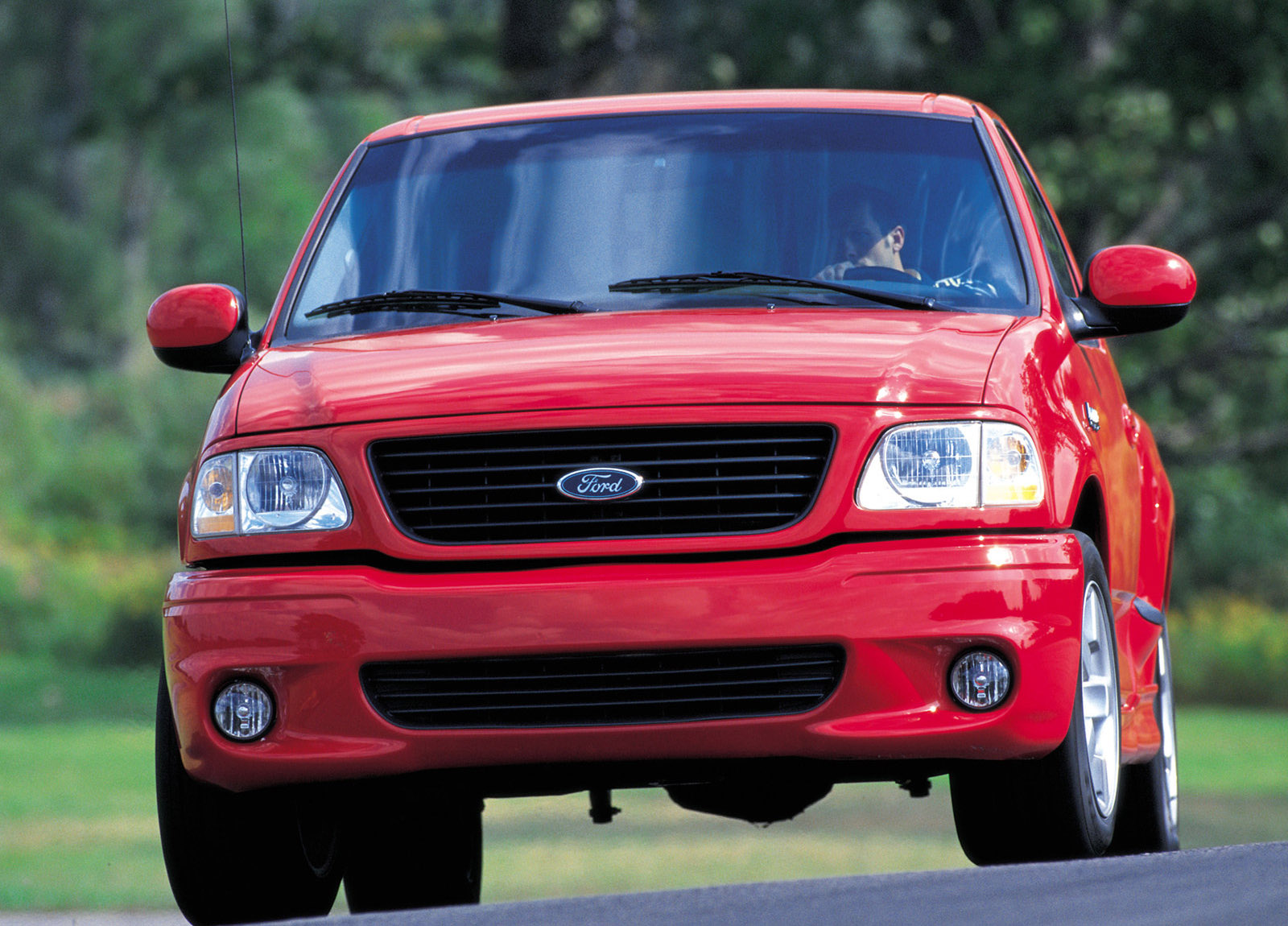 Ford F-150 SVT Lightning photo #2