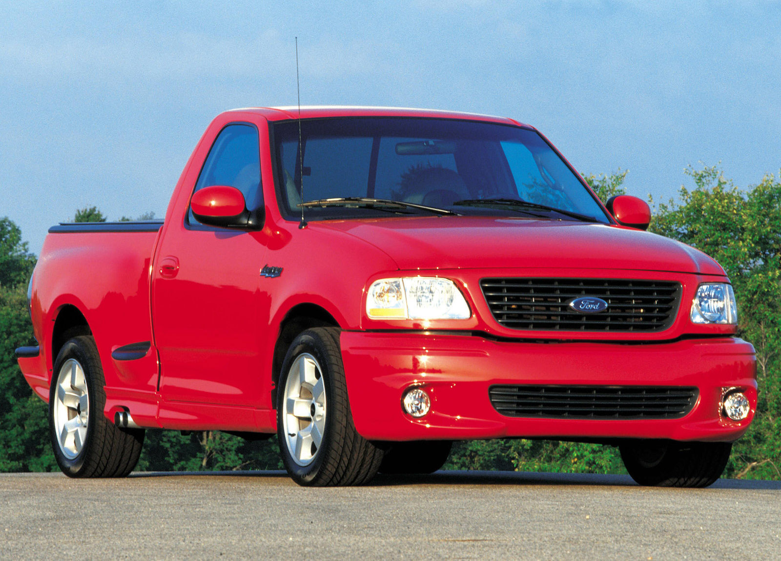 Ford F-150 SVT Lightning photo #3