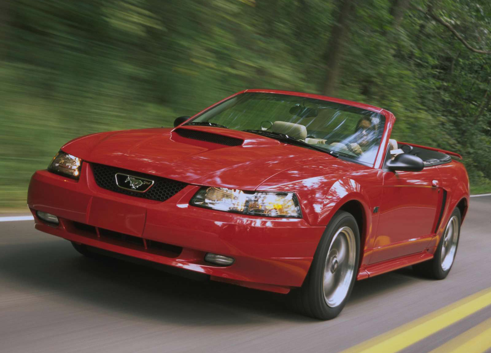 Ford Mustang GT Convertible photo #1