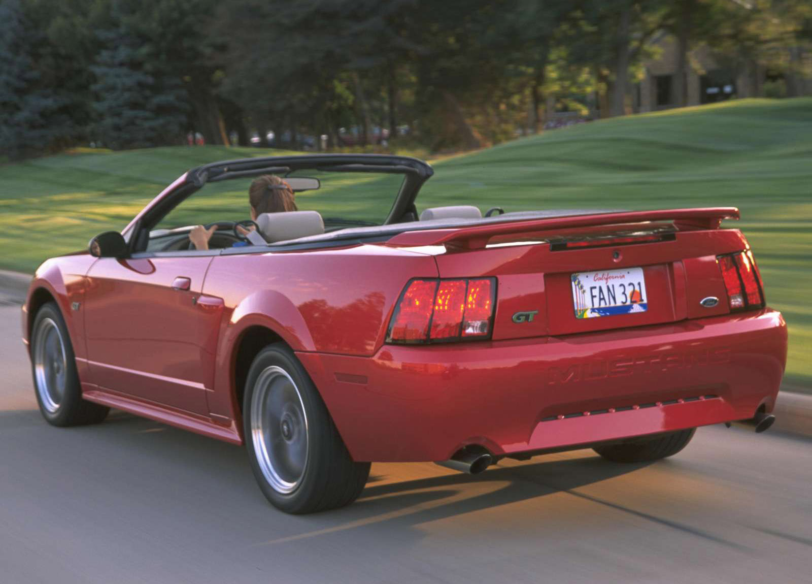 Ford Mustang GT Convertible photo #9