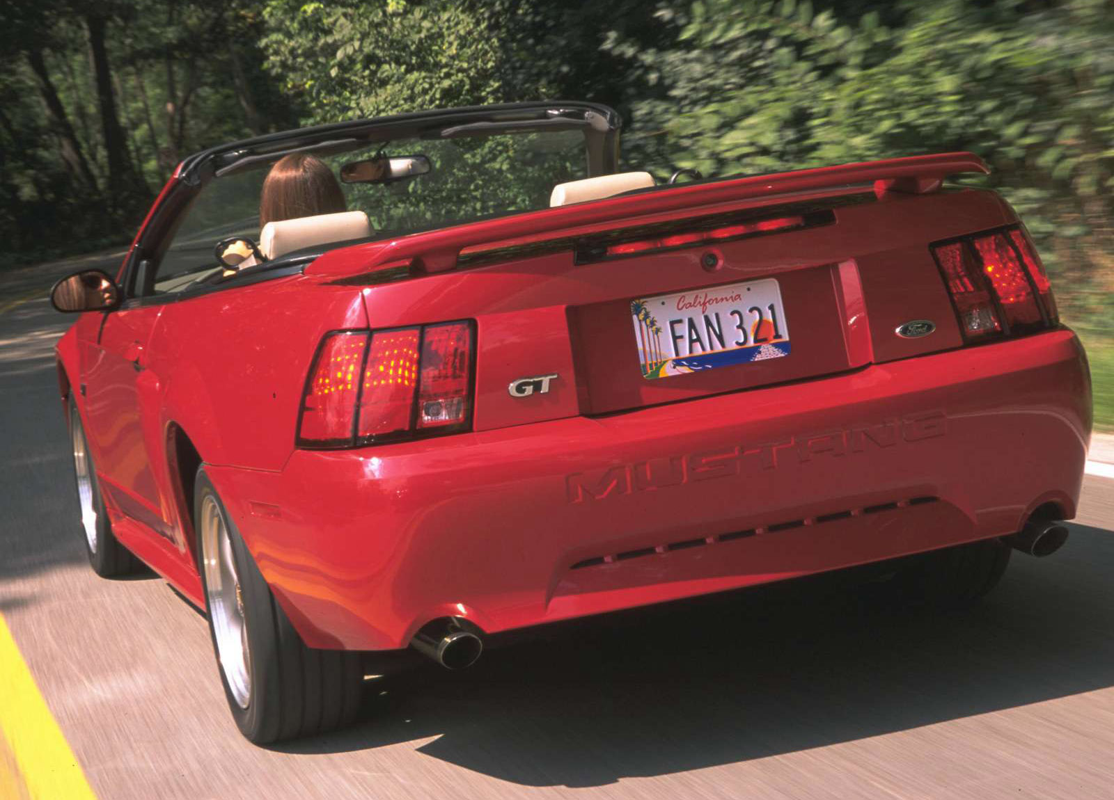 Ford Mustang GT Convertible photo #11